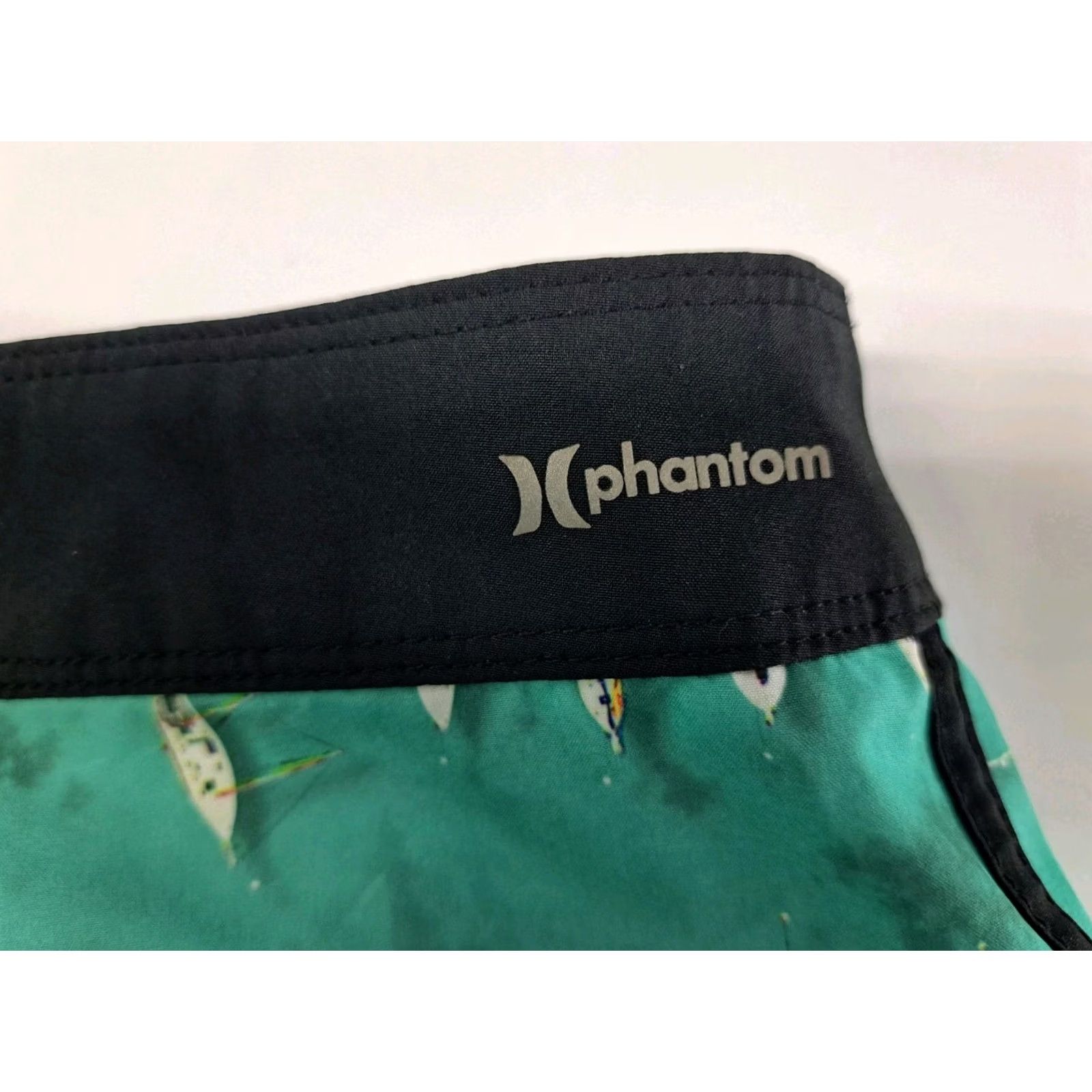 Hurley Hurley Mens Phantom Board Shorts Green Boat Print Size 29 7" #7446 Size US 29 - 5 Thumbnail