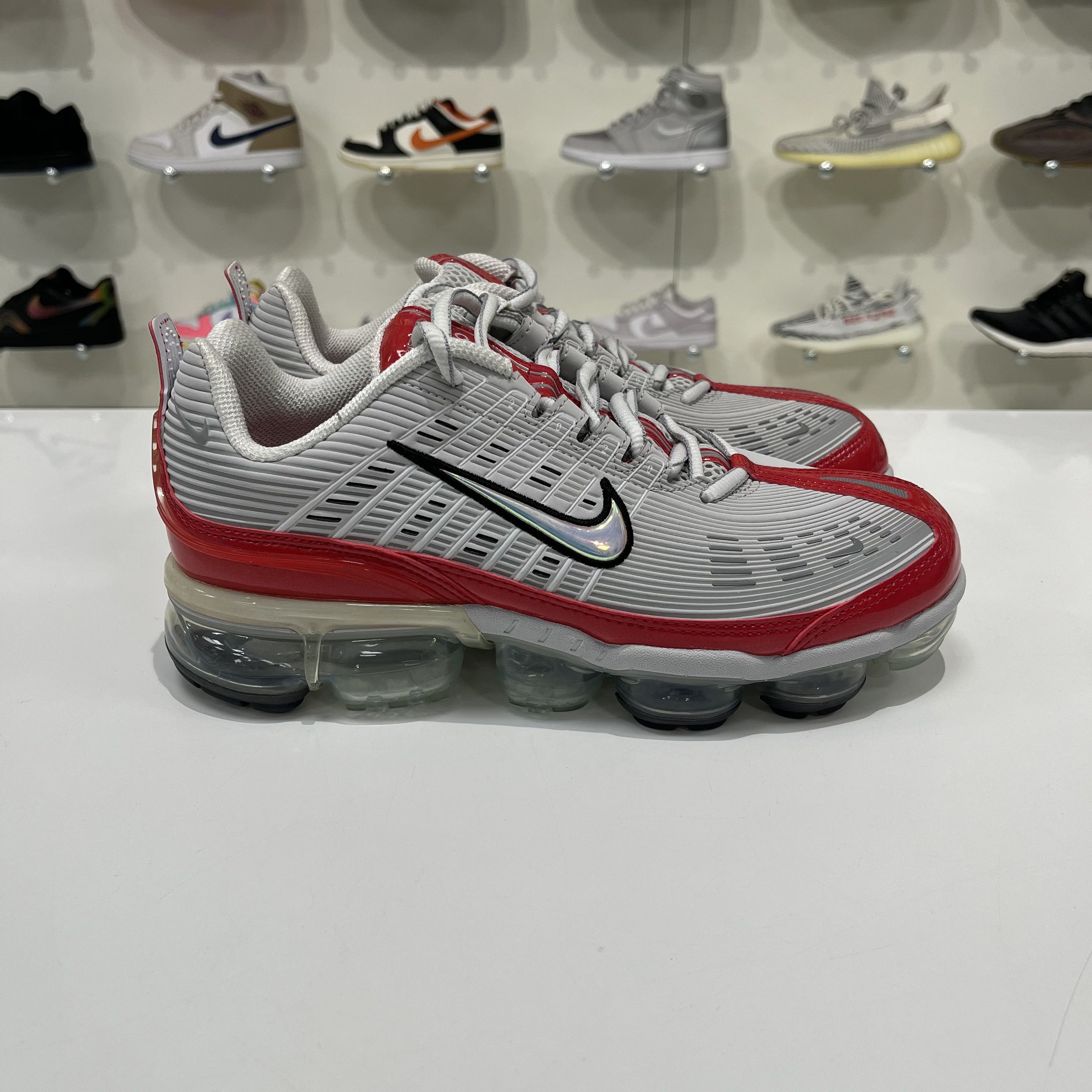 Nike Nike Air VaporMax 360 OG Grey Red Size US 8.5 / EU 41-42 - 4 Thumbnail