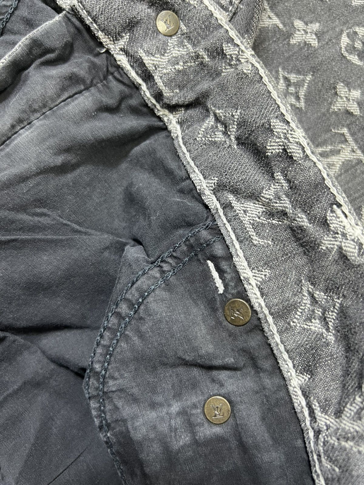 Louis Vuitton Louis Vuitton - Marc Jacobs - Jacquard Monogram Denim Jeans Size 28" / US 6 / IT 42 - 19 Thumbnail