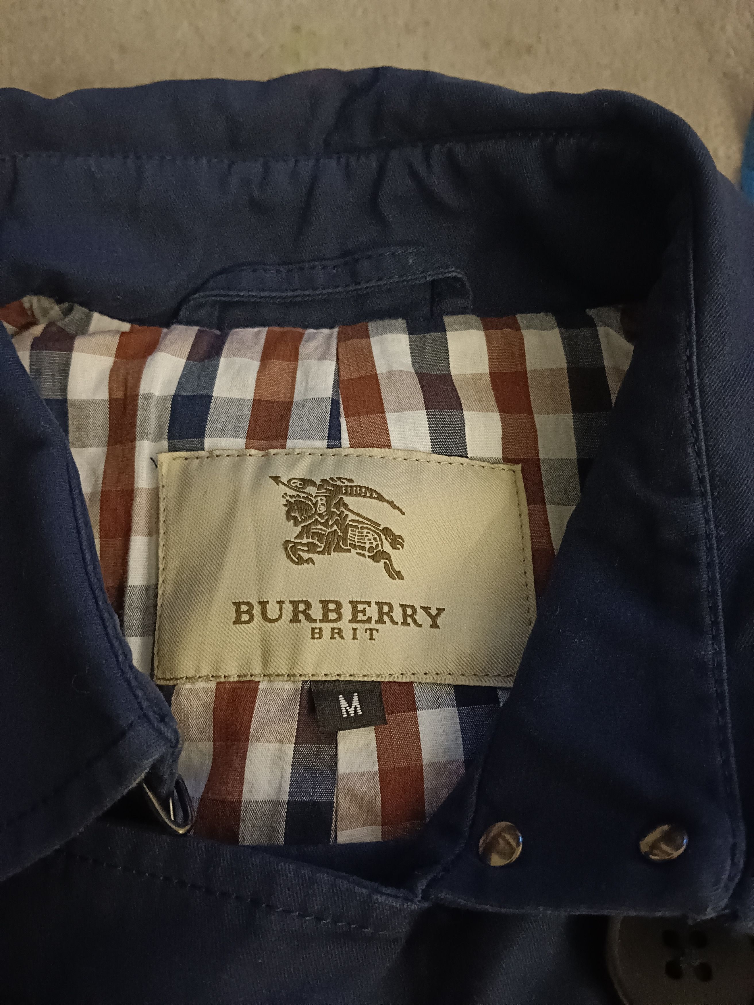 Burberry × Vintage Women's Burberry Brit trench coat size M Made in England Size M / US 6-8 / IT 42-44 - 2 Thumbnail