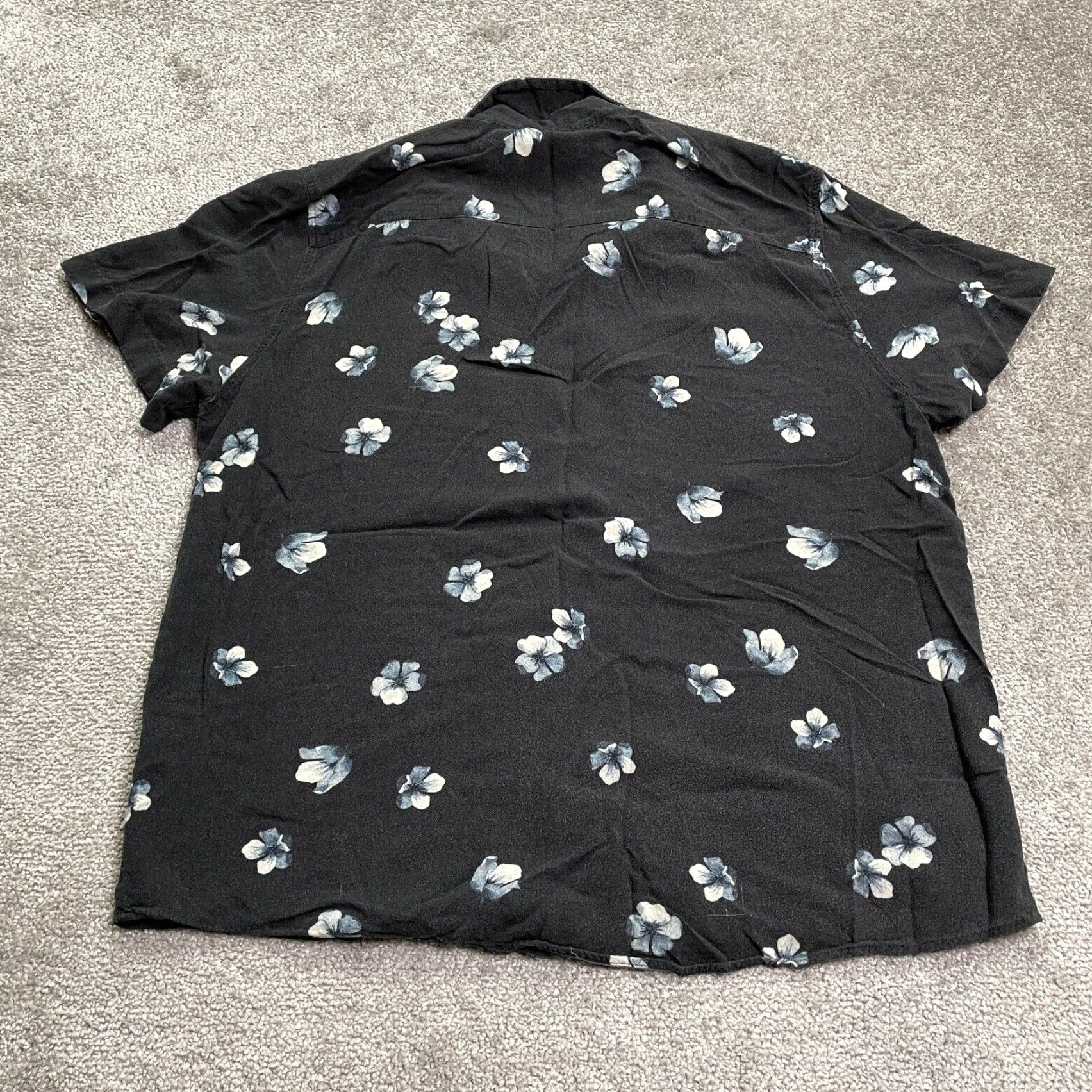 Asos ASOS Mens Hawaiian Shirt Short Sleeve Button-Down Black Floral Viscoose 2XL Adult Regular Mens Tropical Casual Buttons Shirt Size US XXL / EU 58 / 5 - 2 Thumbnail