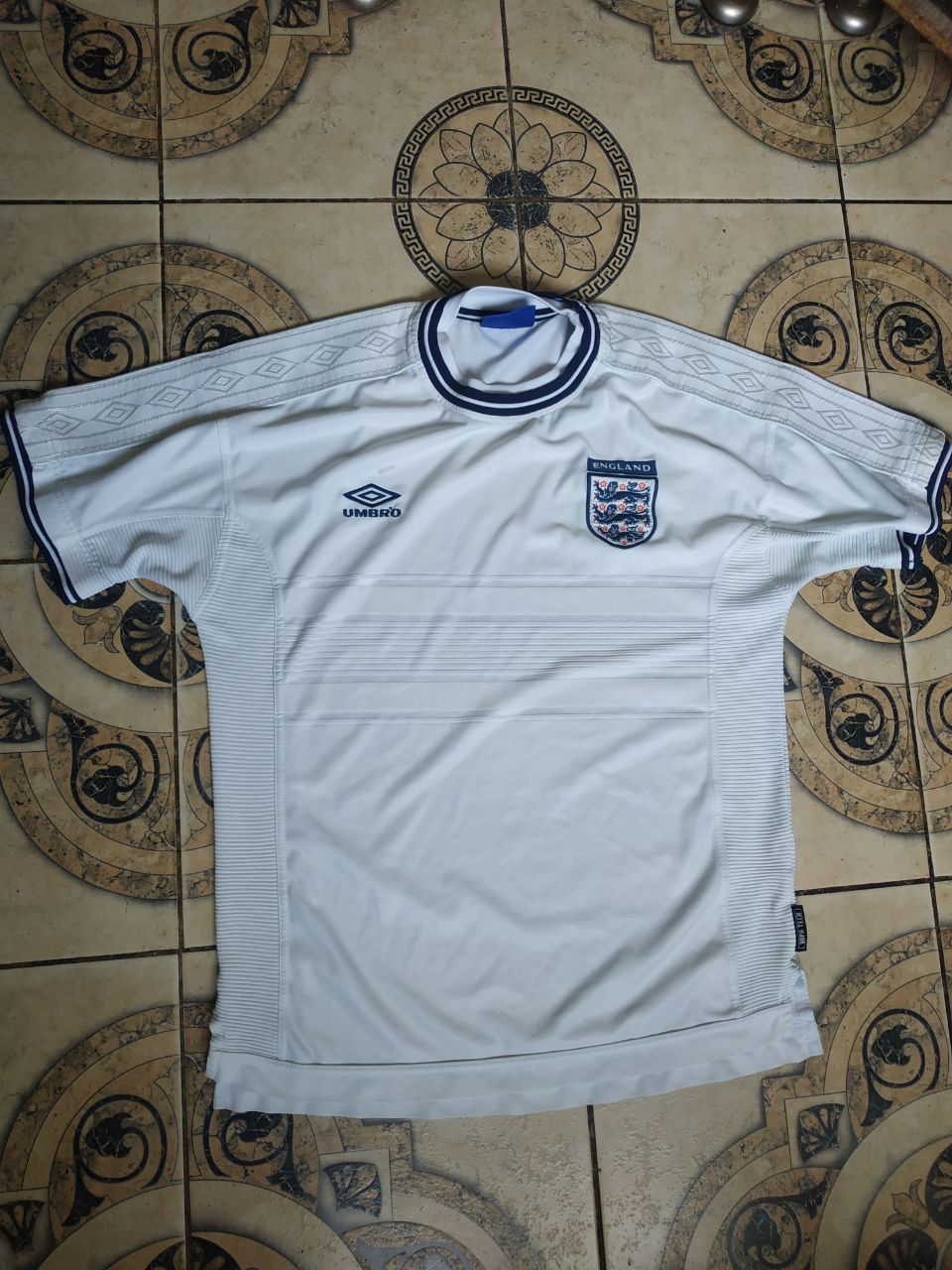 Umbro Vintage 1999 England Home Football Shirt Umbro Vapa Tech L Size US L / EU 52-54 / 3 - 7 Thumbnail