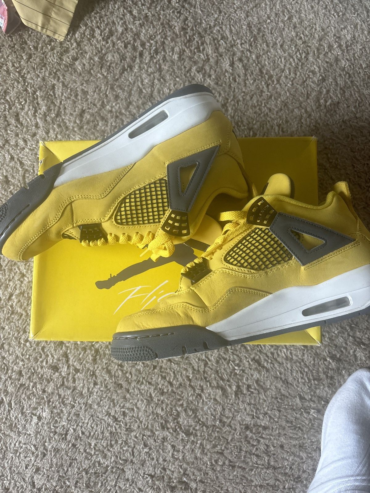 Jordan 4 Lightning