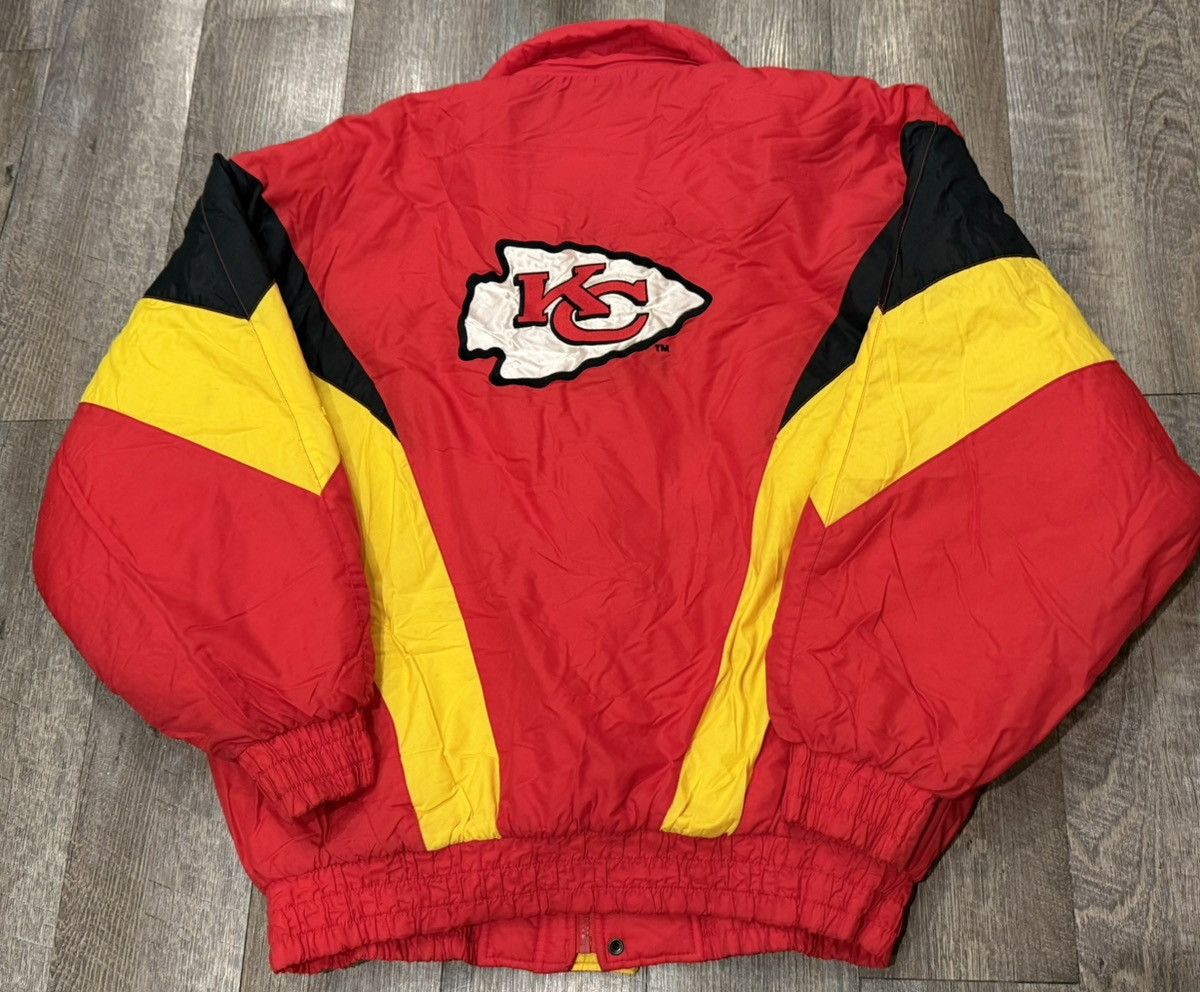Chalk Line Vintage Kansas City Chiefs Chalk Line Puffer Jacket size XL Size US XL / EU 56 / 4 - 2 Thumbnail