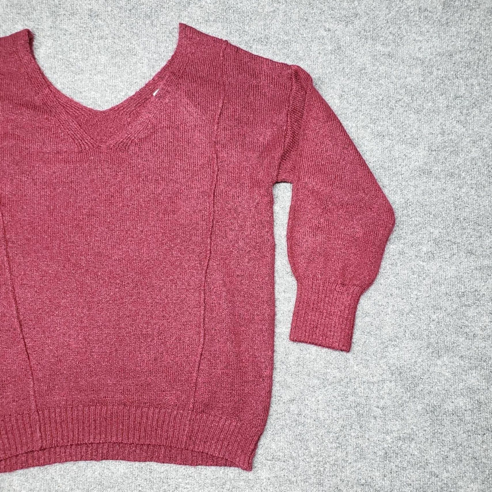 Vintage VINTAGE Rue21 Sweater Womens XS Pullover Burgundy 3/4 Sleeve V-Neck Knit New Size XS / US 0-2 / IT 36-38 - 4 Thumbnail