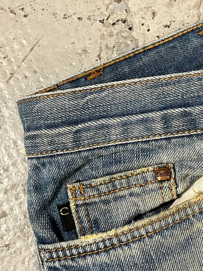 Just Cavalli 2000s Cavalli Faded Denim Distressed Denim Jeans Size US 32 / EU 48 - 11 Thumbnail