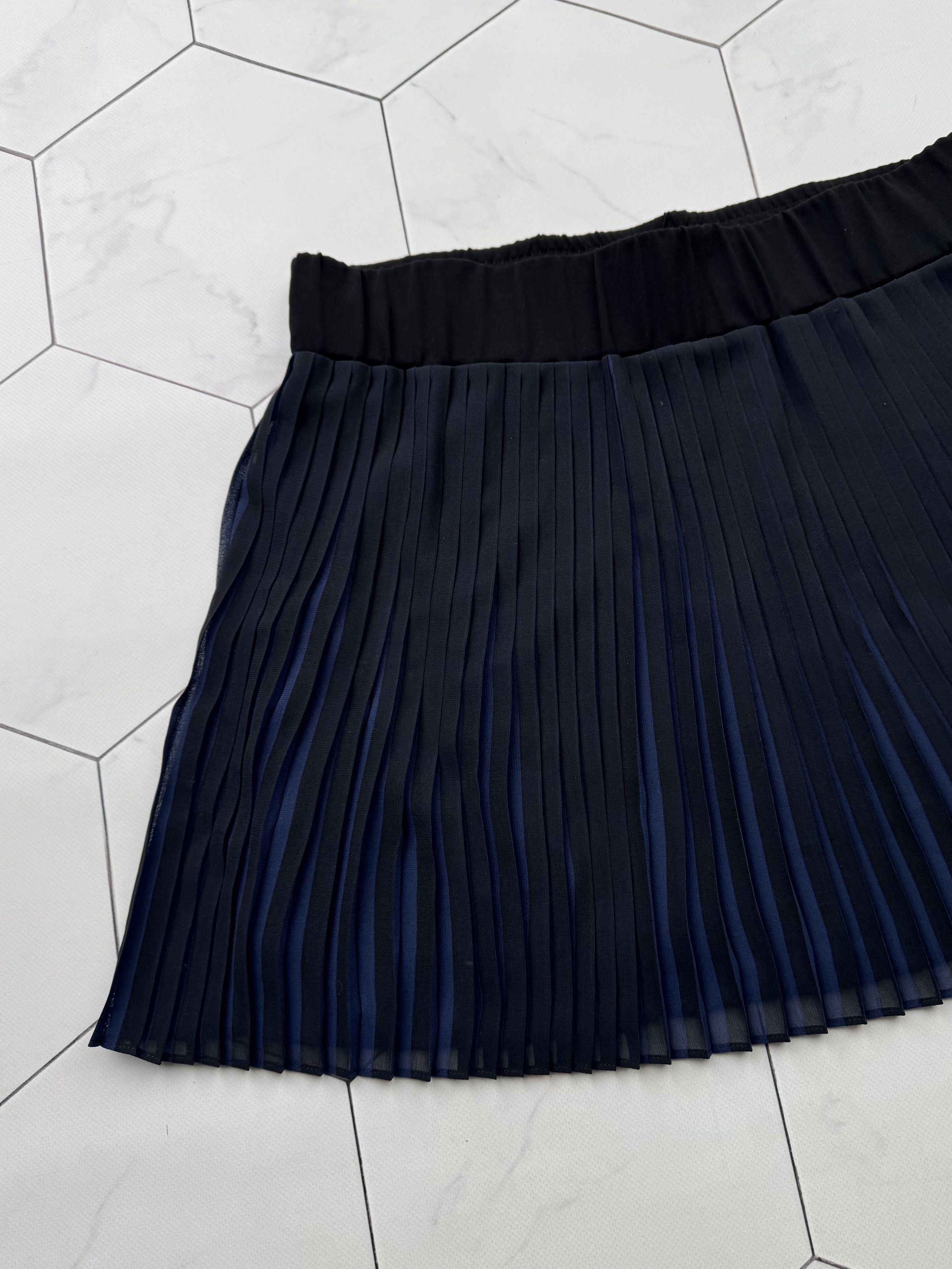 Cop Copine Cop Copine Plisse Mini Skirt (B52) Size 30" / US 8 / IT 44 - 2 Thumbnail