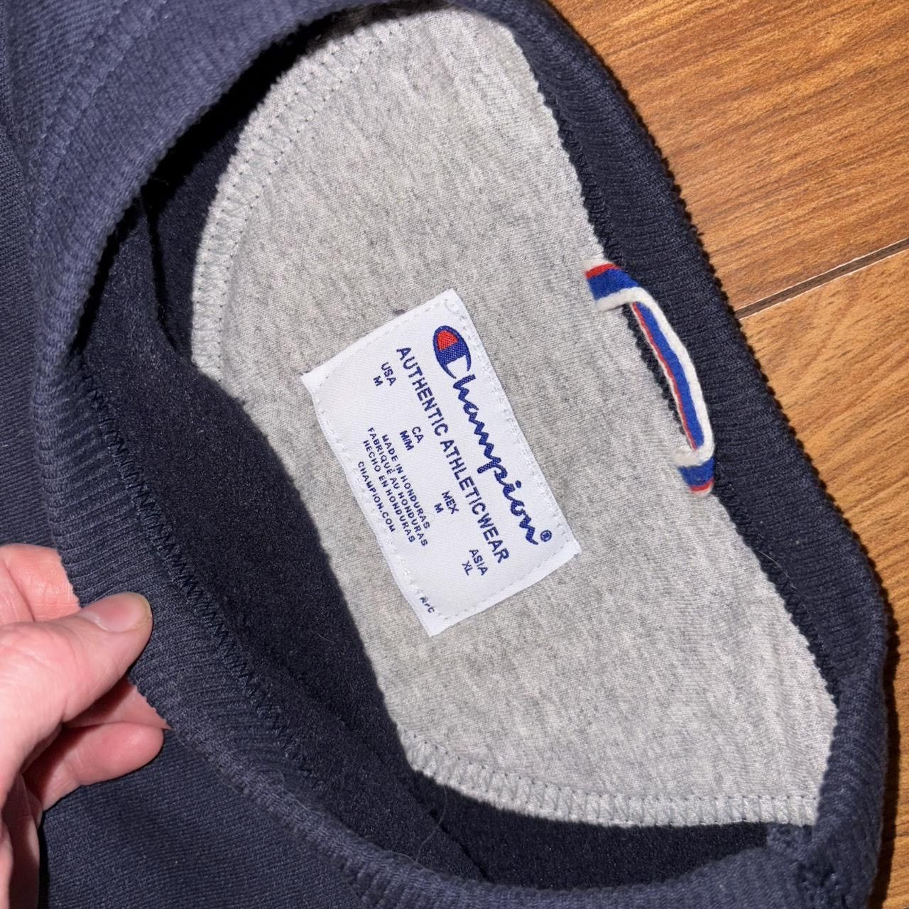 Champion Champion navy crewneck sweatshirt Size US M / EU 48-50 / 2 - 4 Thumbnail