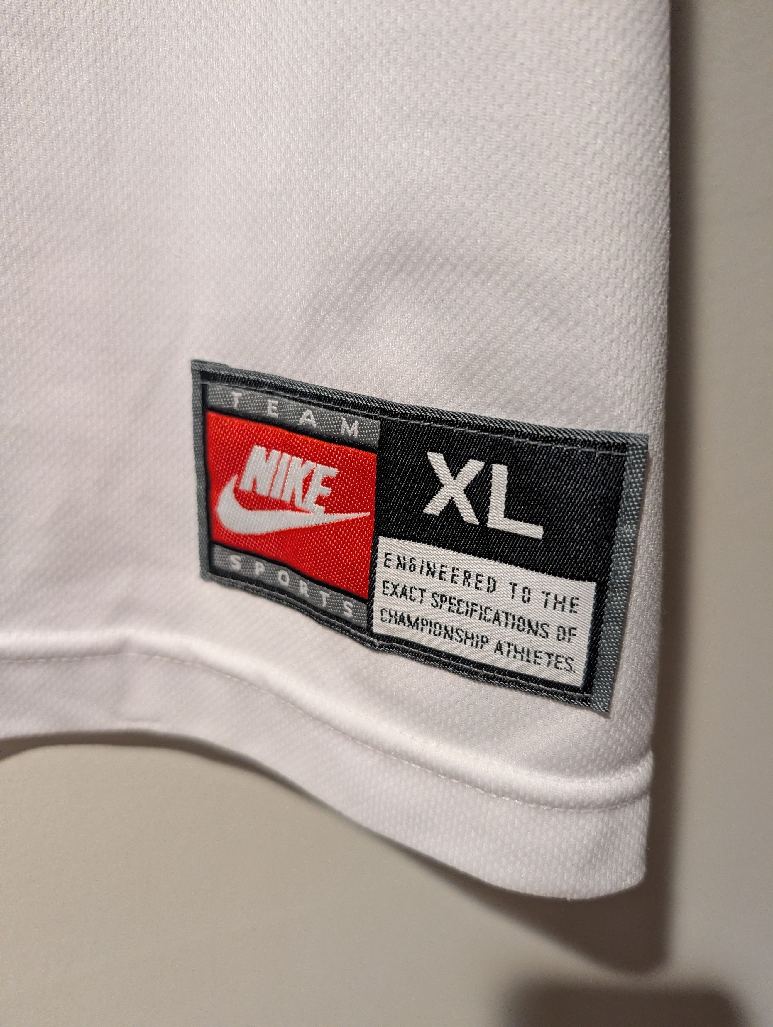 Nike VTG Nike North Carolina Tar Heels #5 Basketball Jersey XL Size US XL / EU 56 / 4 - 3 Thumbnail