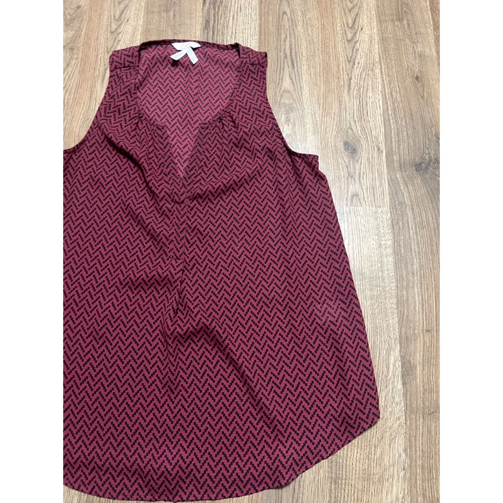 Vintage Candie's Tank Top Women's Medium Red Black V-Neck Sleeveless Shirt Casual Womens M Red Candie's Tank Top V-Neck Sleeveless M Women's Shirt Size M / US 6-8 / IT 42-44 - 3 Thumbnail