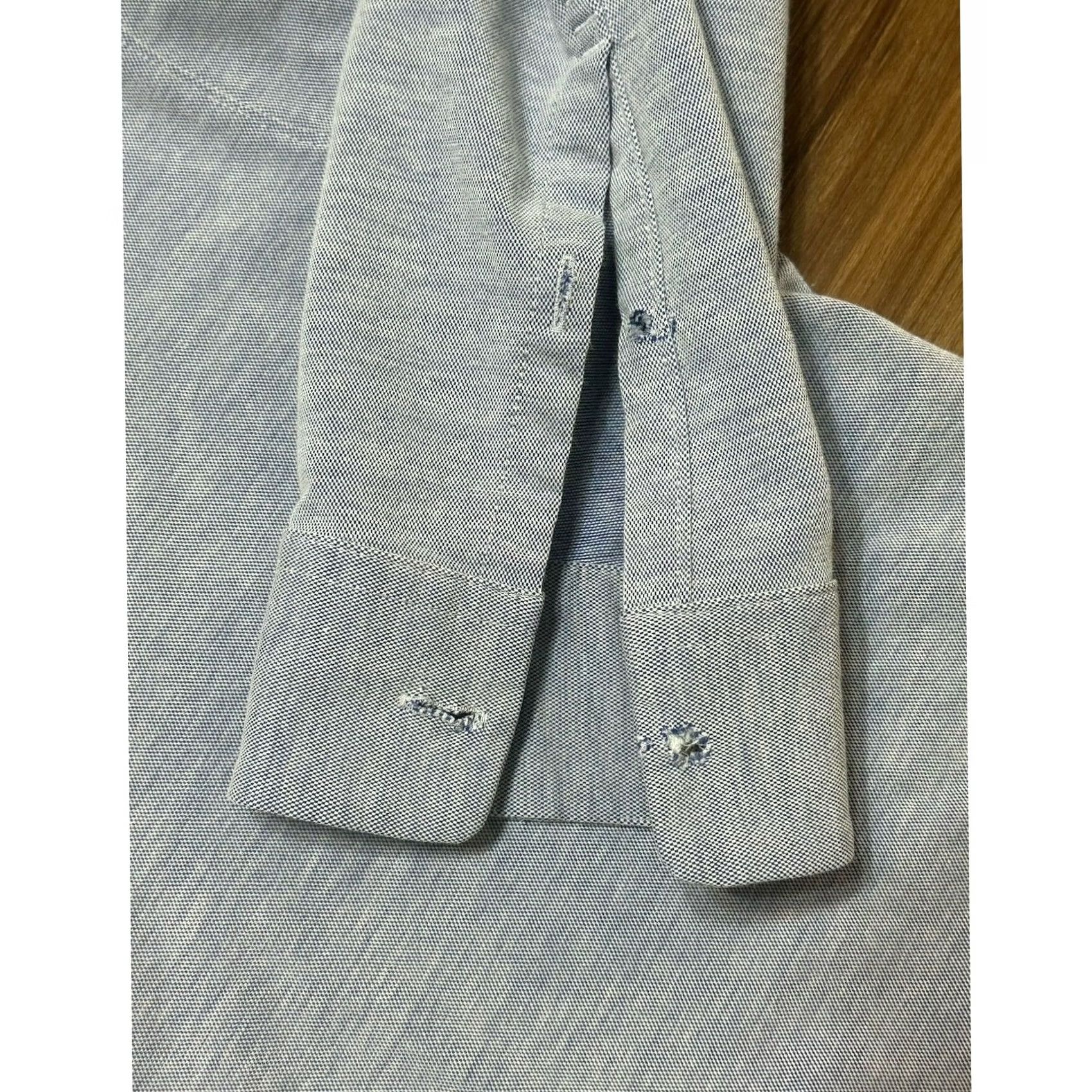 Lululemon Lululemon Commission Button-Up Light Blue Performance Stretch Office Shirt Sz L Men Button-Up Sleeve Missing (Stitchable) Collared Long Sleeve Black? Size US L / EU 52-54 / 3 - 4 Thumbnail