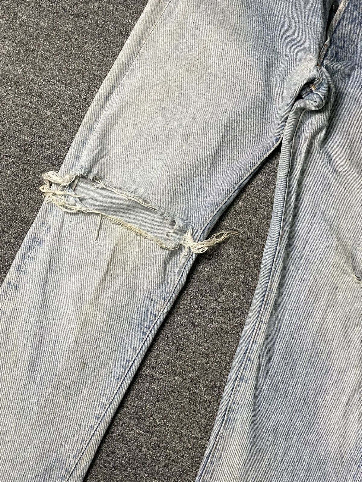 Japanese Brand × Levi's × Vintage Vintage LEVIS Straight Cut Denim Ripped Jeans (132) Size US 28 / EU 44 - 2 Thumbnail