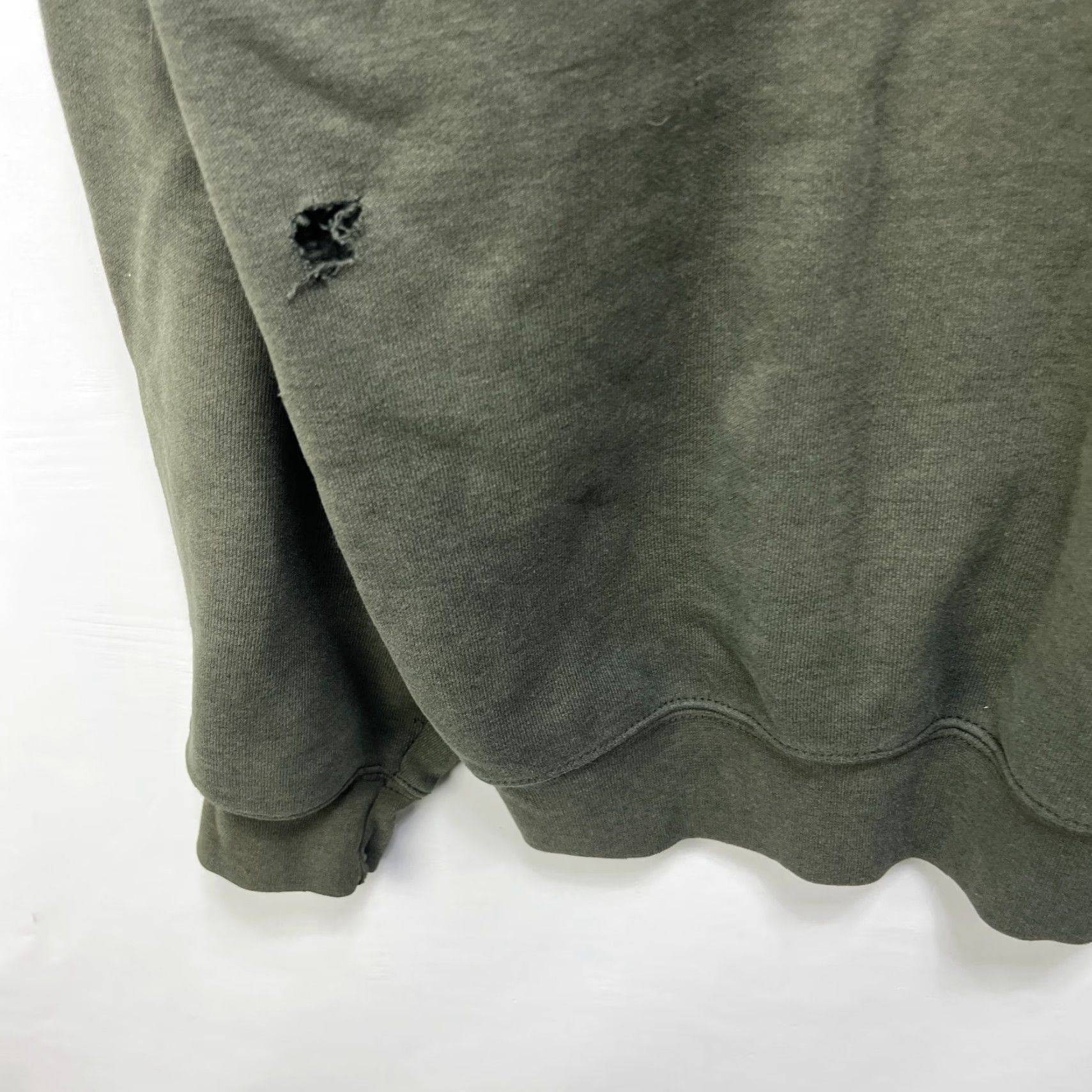 Carhartt VINTAGE Carhartt Sweatshirt 90s Solid Olive Green L Mens Pullover Crew Neck Long Sleeve Cotton Fleece Logo Size US L / EU 52-54 / 3 - 5 Thumbnail