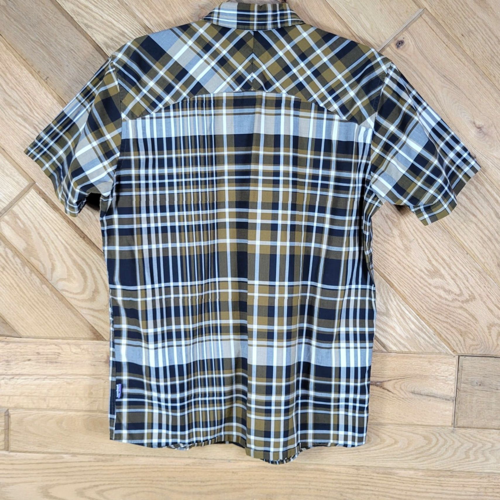 Patagonia Patagonia Shirt Mens Button-Up Plaid Short Sleeve M Black Organic Cotton Shirt Mens M Plaid Button-Up Short Sleeve Patagonia Size US M / EU 48-50 / 2 - 4 Thumbnail