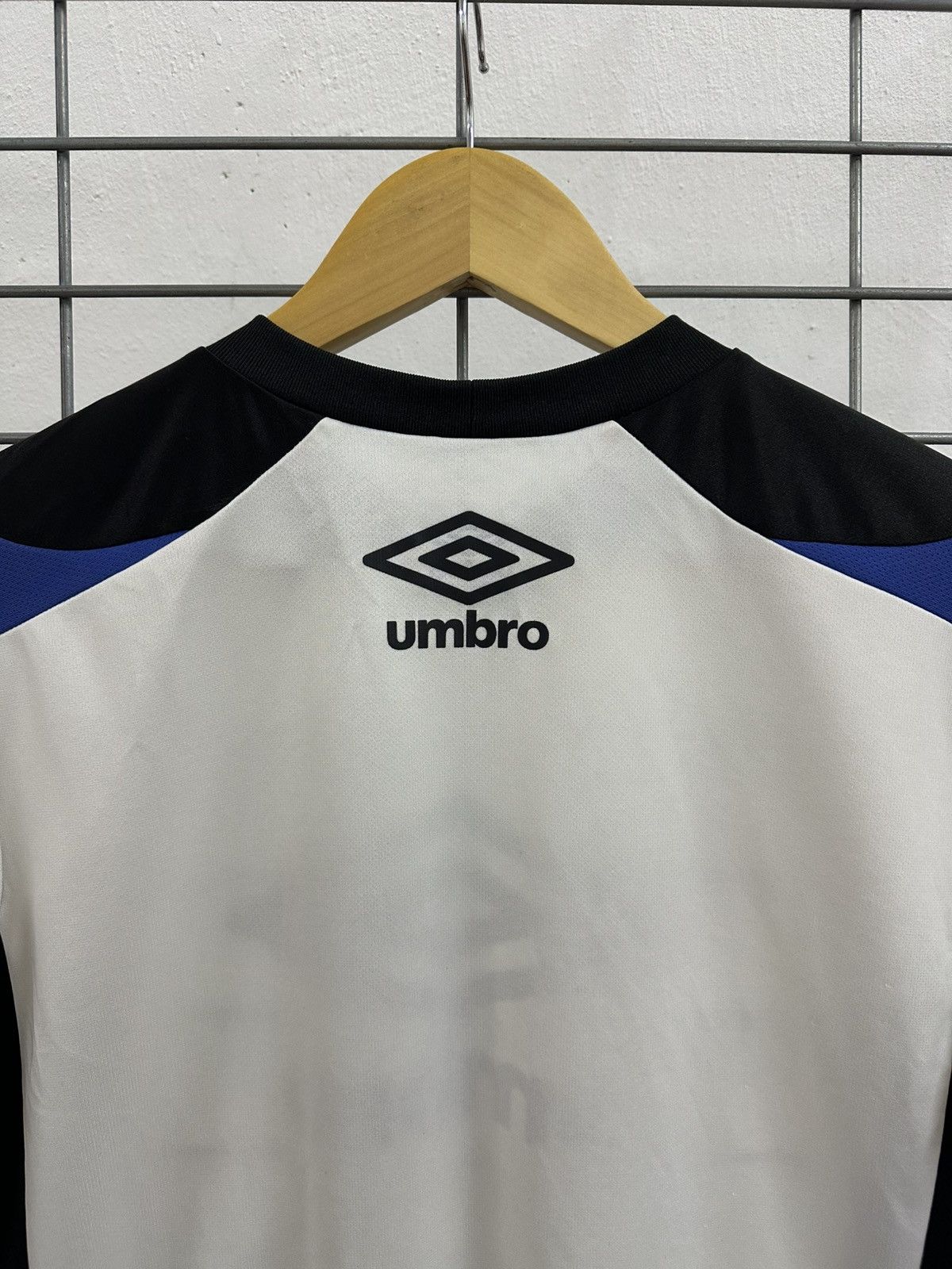 Umbro Rare Umbro Inter Milan Colourway Jersey By Descente Size US M / EU 48-50 / 2 - 8 Thumbnail