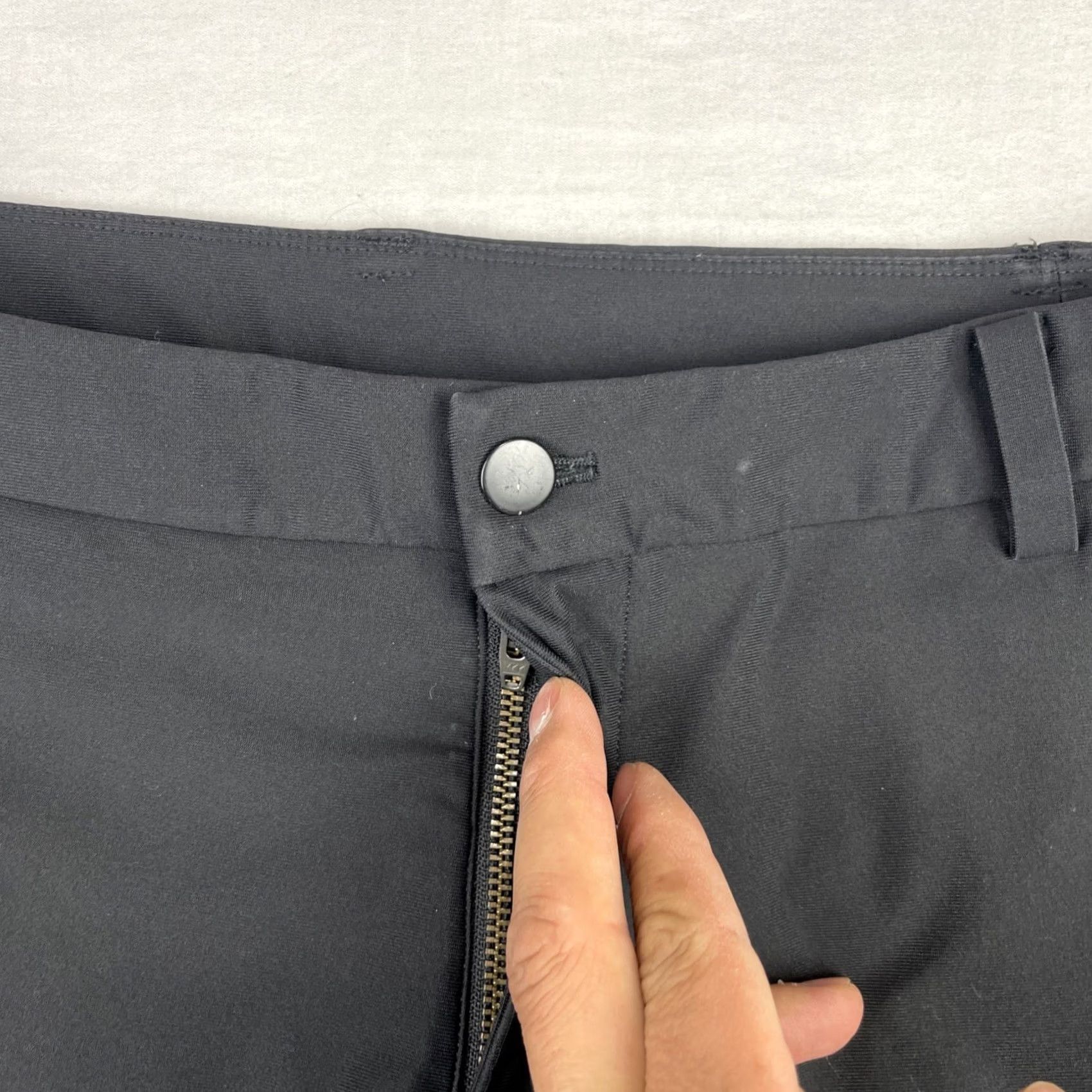 Lululemon Lululemon Pants Mens 34x33 Black Commission Relaxed Stretch Pockets LM5711S Size US 34 / EU 50 - 5 Thumbnail