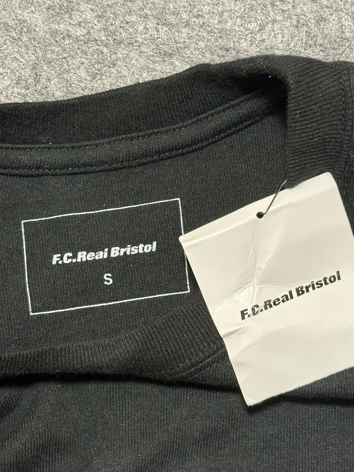 F.C. Real Bristol F.C.Real Bristol x Mastermind Japan white skull and bones. Size US S / EU 44-46 / 1 - 11 Thumbnail