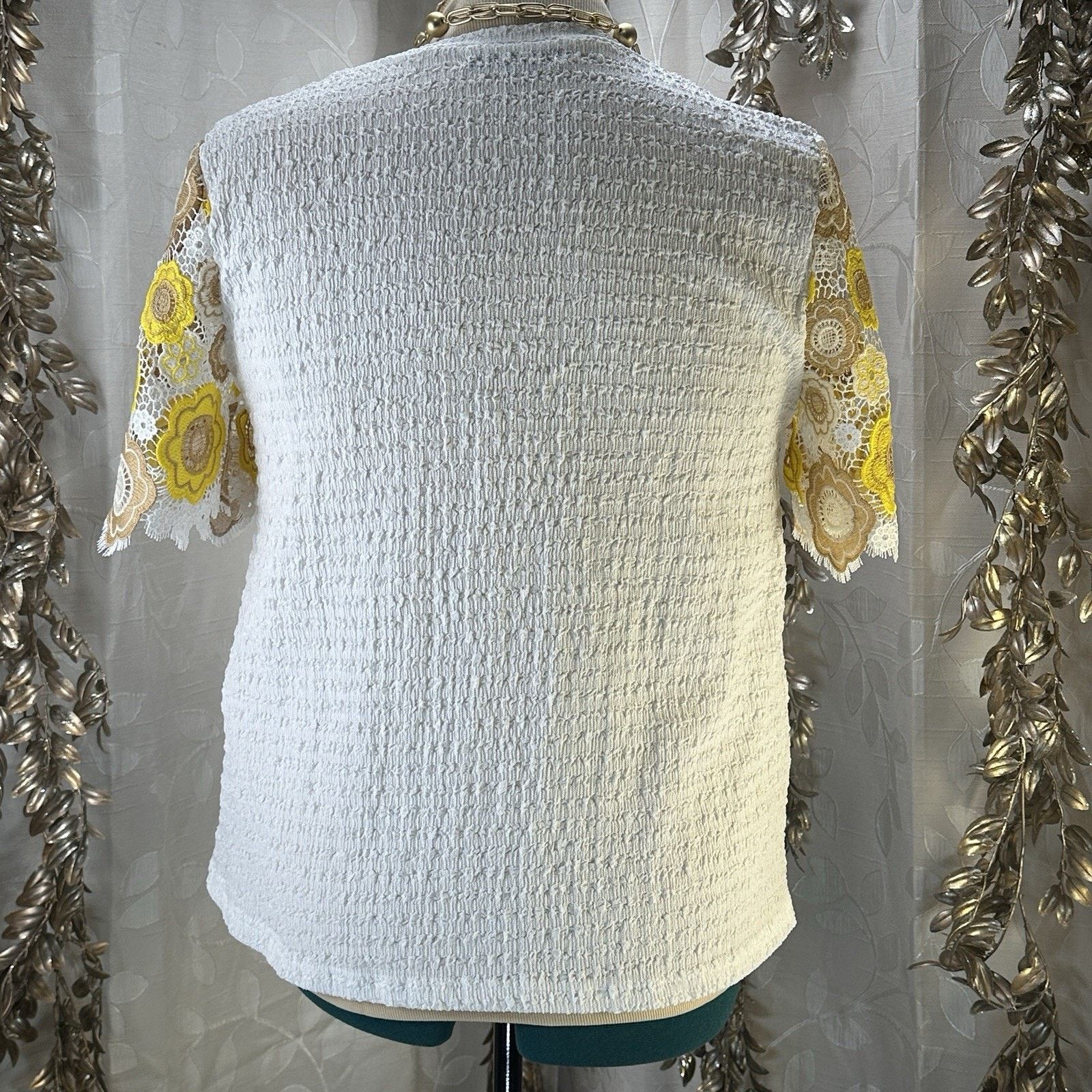 Other Alice Blue 1X White Top Yellow Crochet Floral Sleeve Size XL / US 12-14 / IT 48-50 - 3 Thumbnail