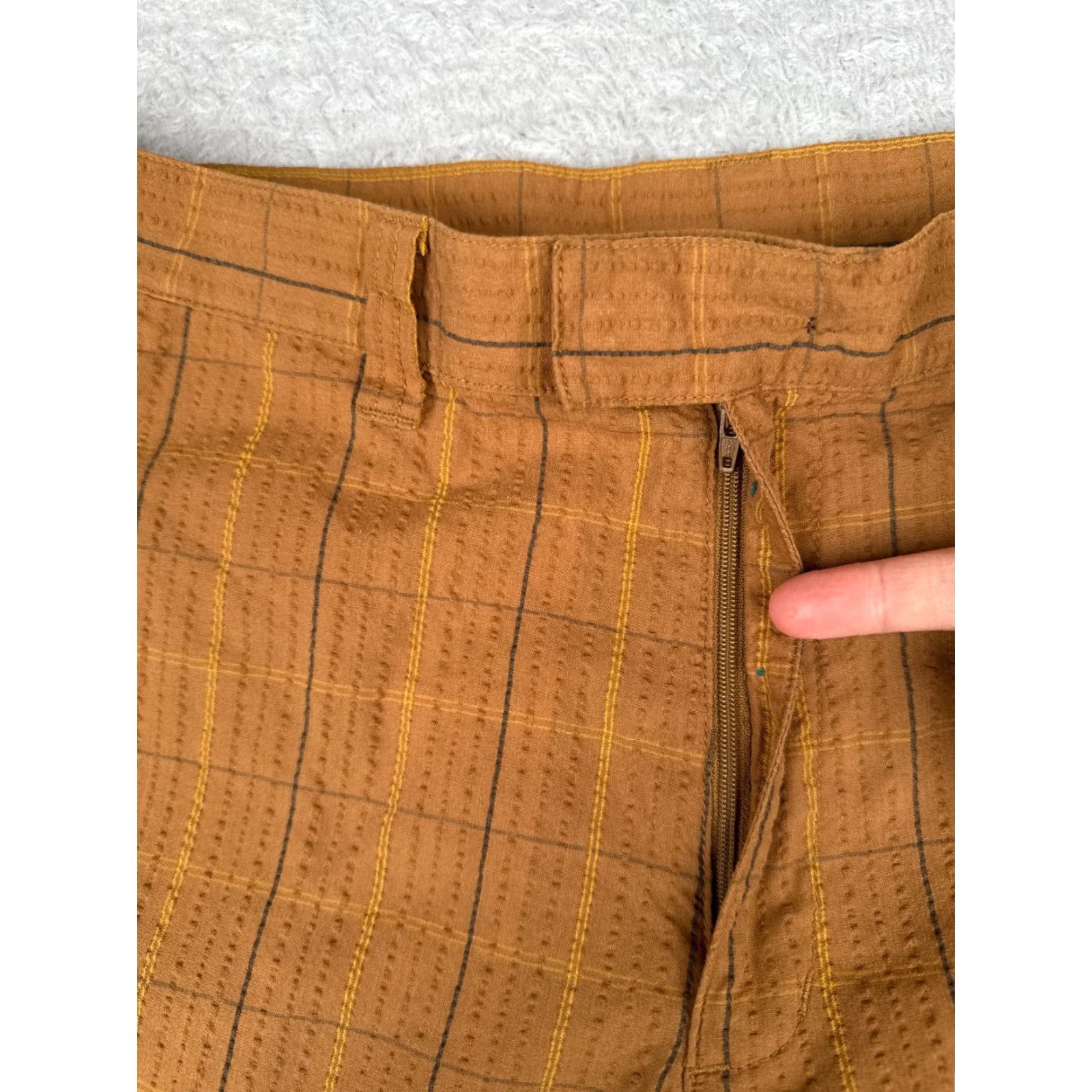 Patagonia Patagonia Shorts Mens 34 Brown Plaid Polyester Cotton Blend 34x10 Vintage Chino Casual Summer Fall Winter Beach Outdoors Mens Size US 34 / EU 50 - 7 Thumbnail
