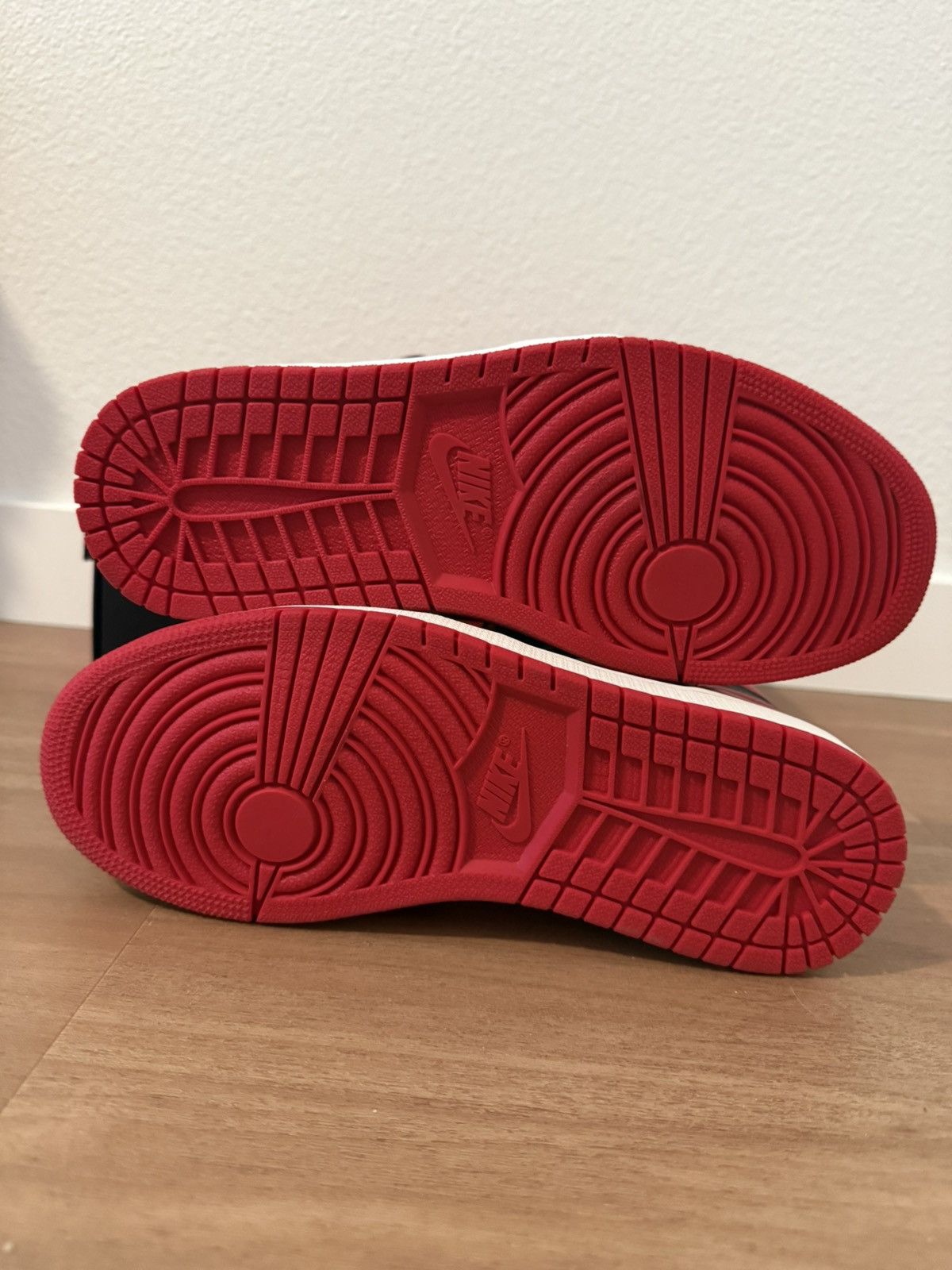 Nike Nike Air Jordan 1 “Homage to Home” - DS Size US 8 / EU 41 - 5 Thumbnail