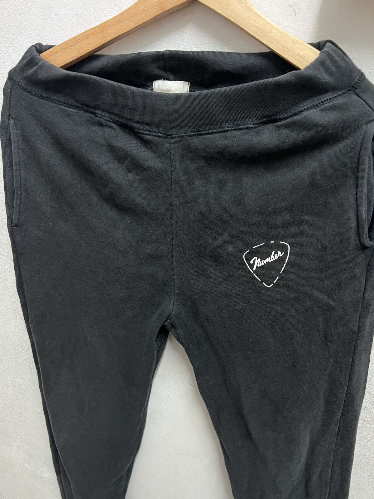 Number (N)ine Number nine jogger sweatpant logo black Size US 30 / EU 46 - 2 Thumbnail