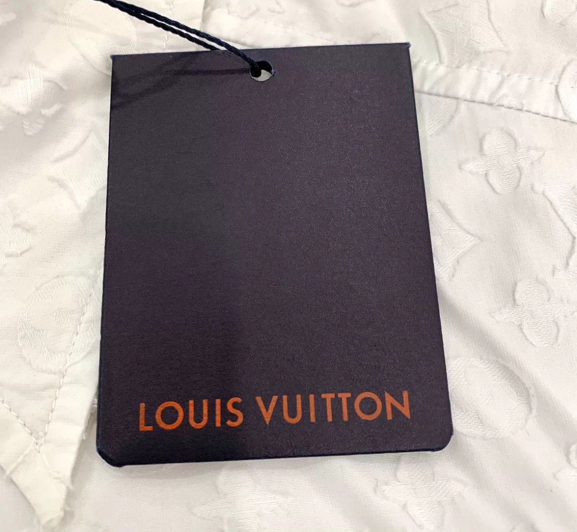 Louis Vuitton Louis Vuitton Lv white logo with floral sleeved shirt Size US S / EU 44-46 / 1 - 6 Thumbnail