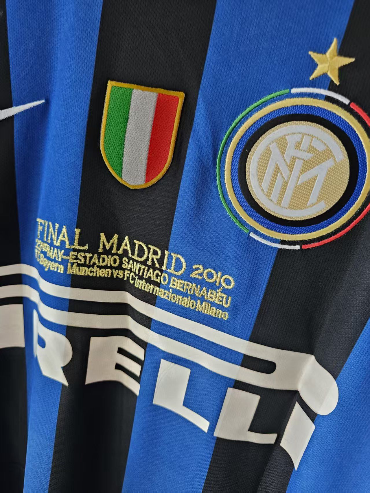 Other 2010 Inter Milan #9 Samuel Eto'o Jersey Home Size US XL / EU 56 / 4 - 5 Thumbnail