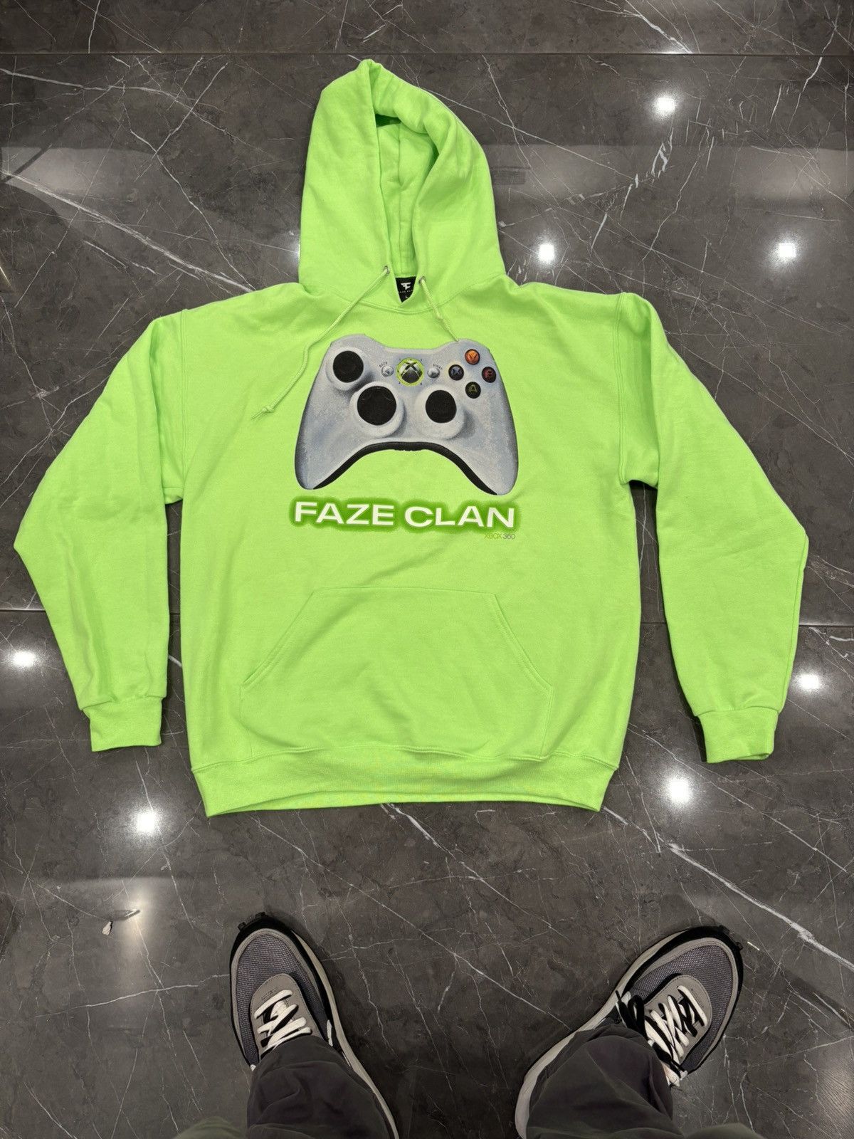 FaZe Faze Clan X Box 360 Controller Hoodie Large RARE Color Green Size US L / EU 52-54 / 3 - 1 Thumbnail
