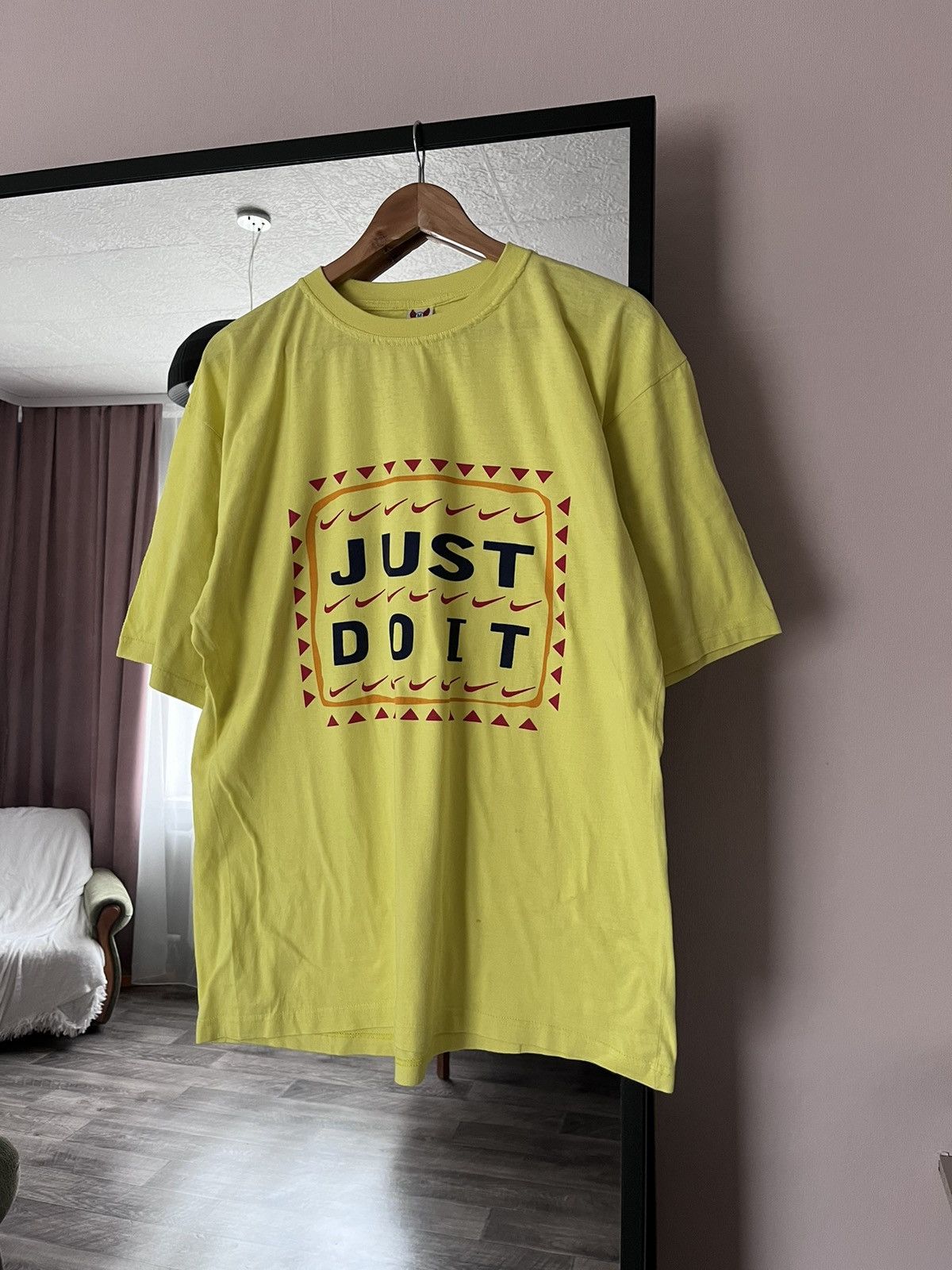 Nike just do it yellow hot sale