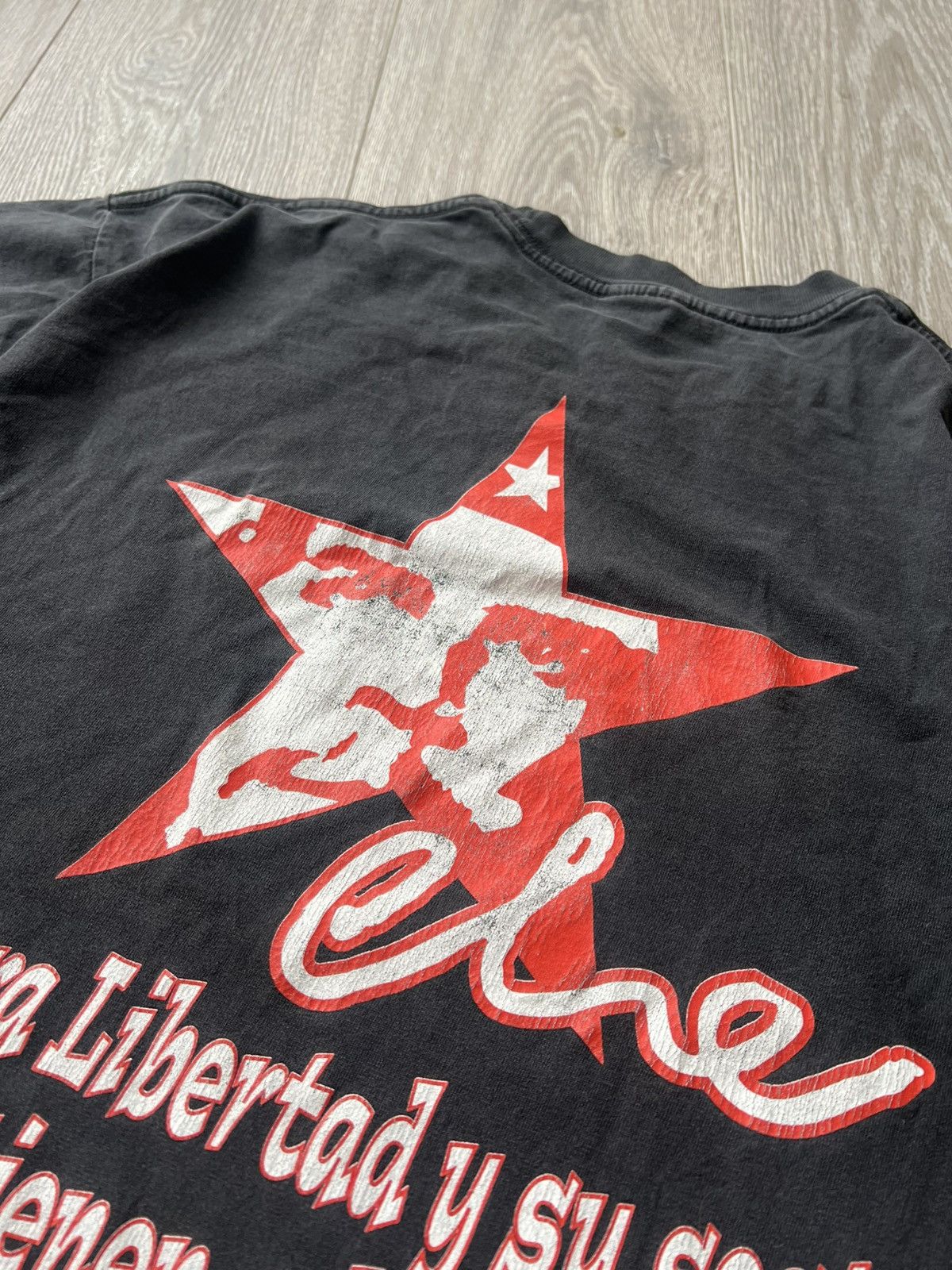 Band Tees Vintage Che Guevara T-shirt Y2K Size US XL / EU 56 / 4 - 13 Thumbnail