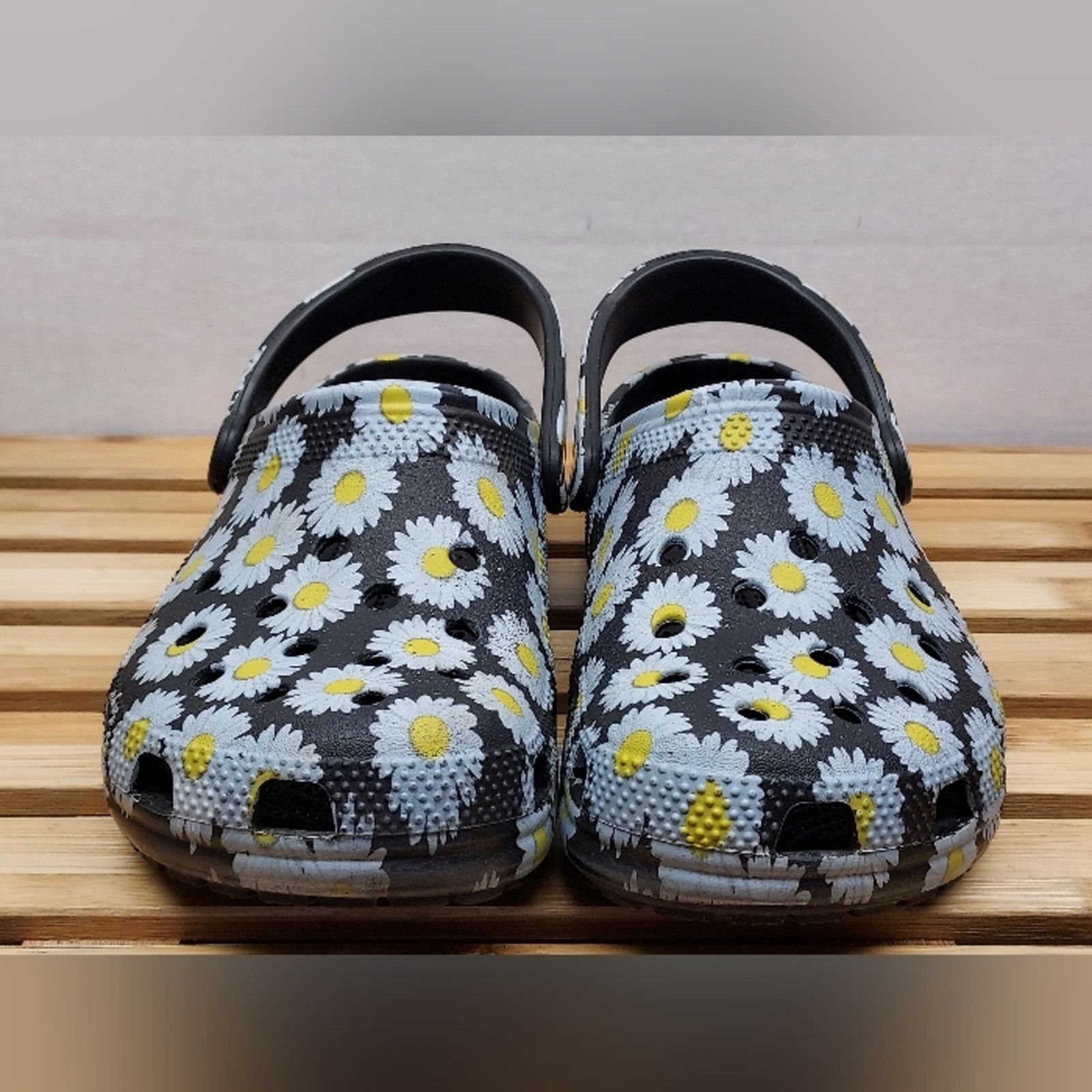 Crocs CROCS Womens Daisy Print Clog Sandals Size 8 Size US 8 / IT 38 - 5 Thumbnail