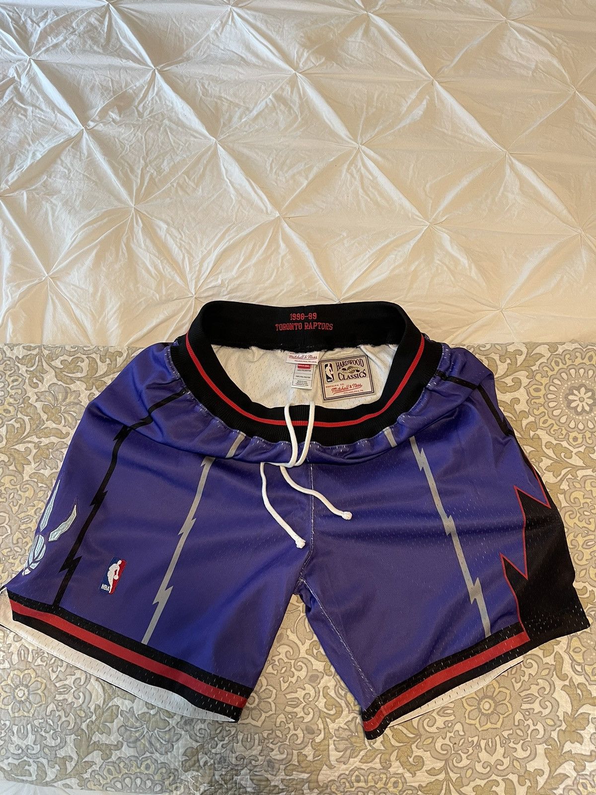 Mitchell & Ness 1998-1999 Mitchell & Ness Toronto Raptor Shorts - Size L Size US 44 / EU 60 - 1 Thumbnail