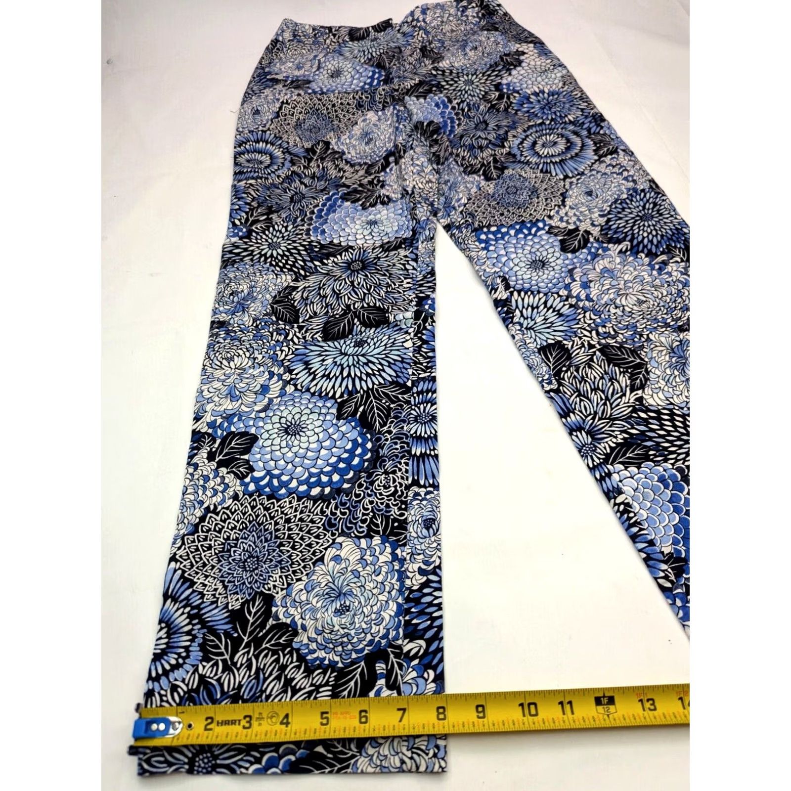 Talbots Talbots Women's Pants Capri Stretch Floral Print Blue 2 (26x29) Regular Inseam 26" Waist 29" Vintage: No Size 26" / US 2 / IT 38 - 2 Thumbnail