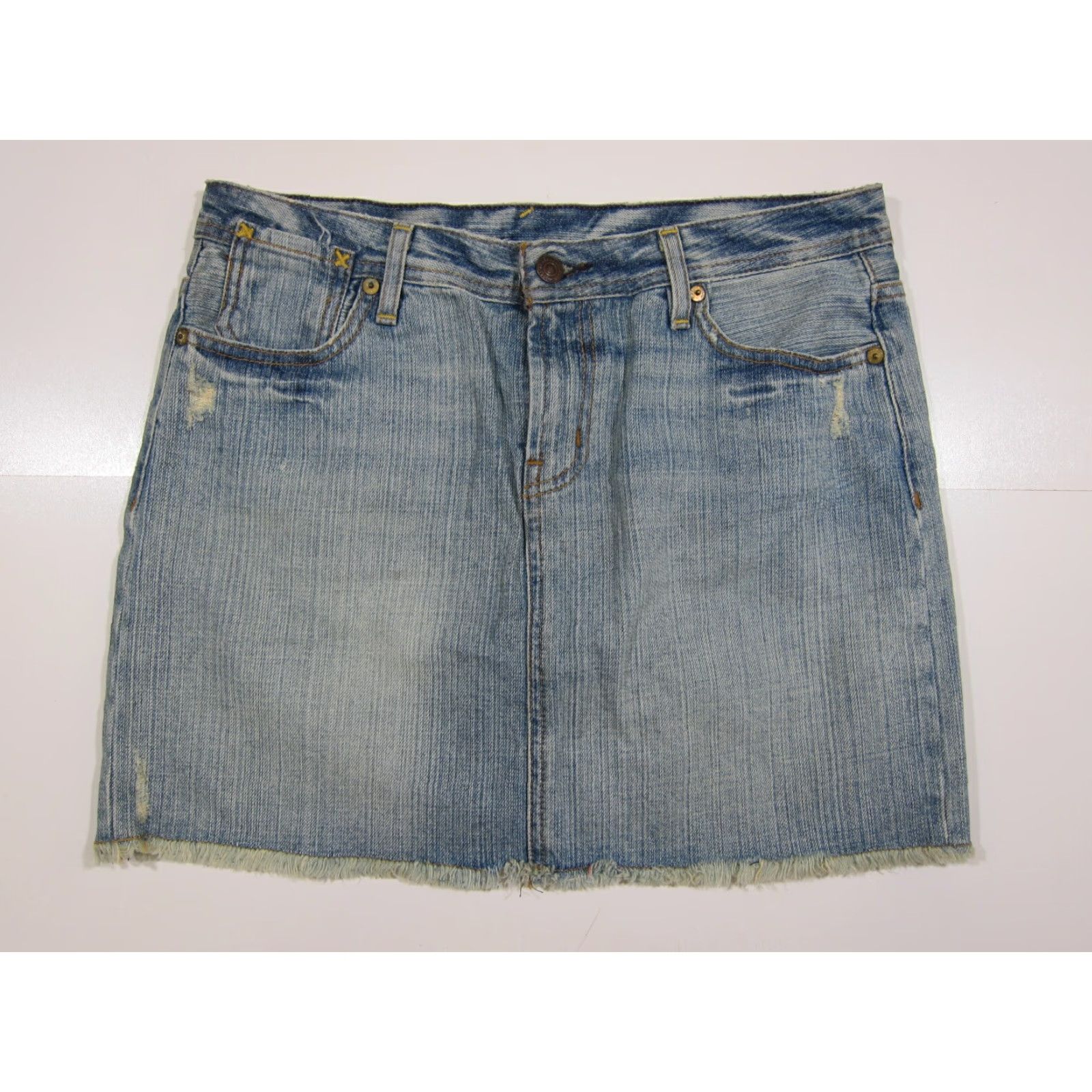 Ralph Lauren Ralph Lauren Polo Gigi Cotton Lightwash Distressed Denim Jean Skirt Women 8/29 Size 30" / US 8 / IT 44 - 5 Thumbnail