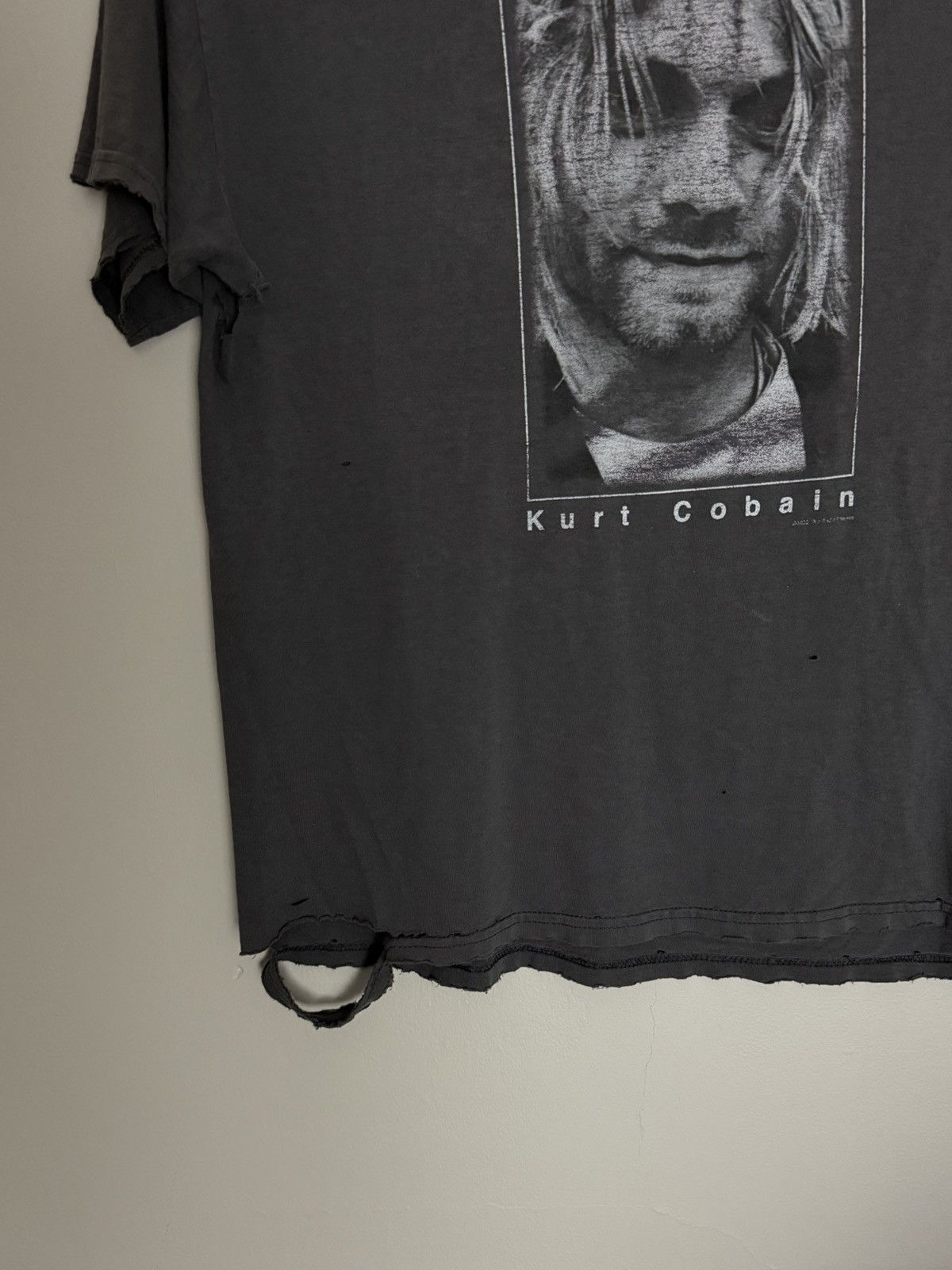 Nirvana Nirvana Kurt Cobain Memorial Tshirt Size US XL / EU 56 / 4 - 2 Thumbnail