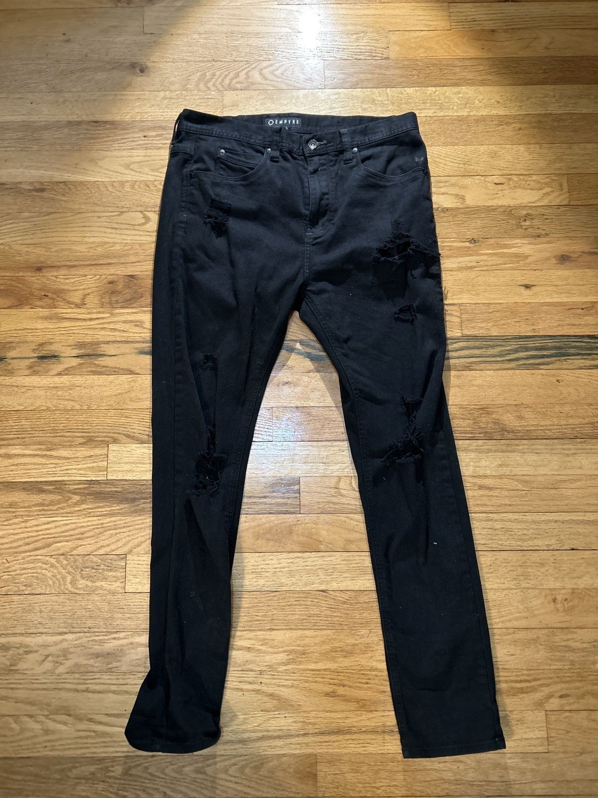 Empyre [OUT OF PRINT] Empyre distressed black jeans Size US 33 - 2 Thumbnail