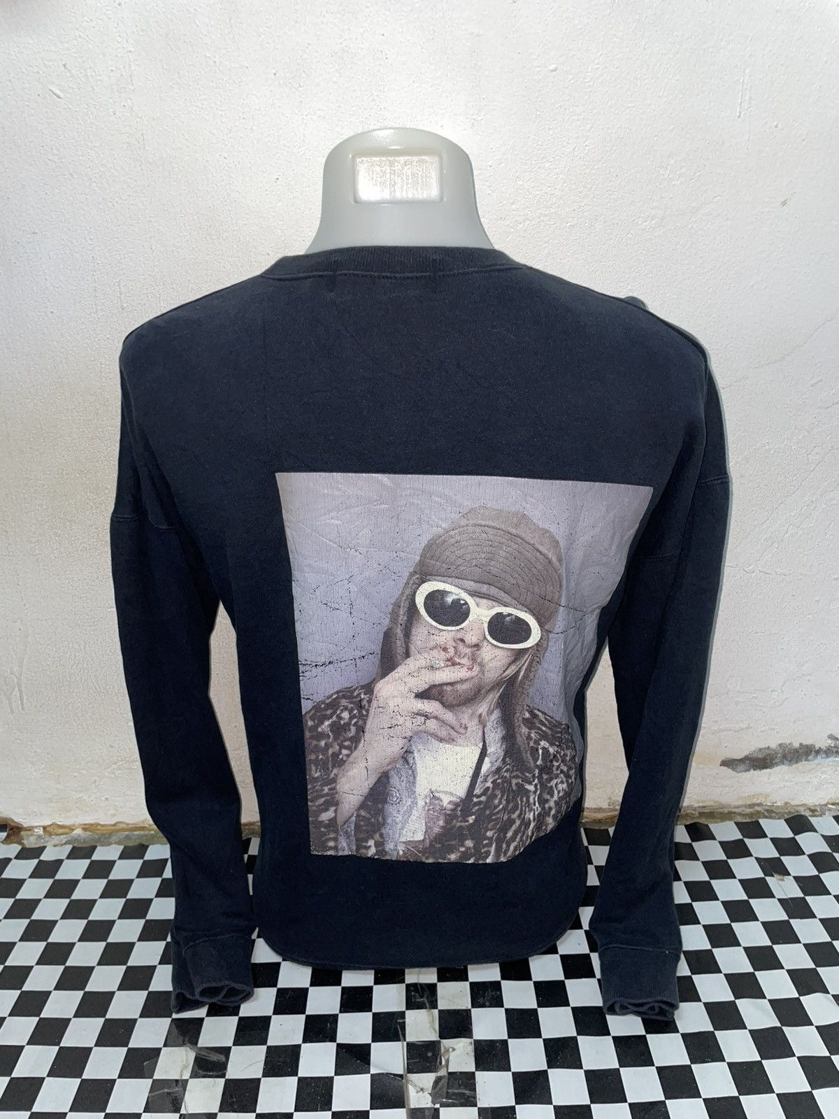 Other Jeanasis Kurt Cobain Smoking with Glasses Sweatshirt Size US XL / EU 56 / 4 - 1 Thumbnail