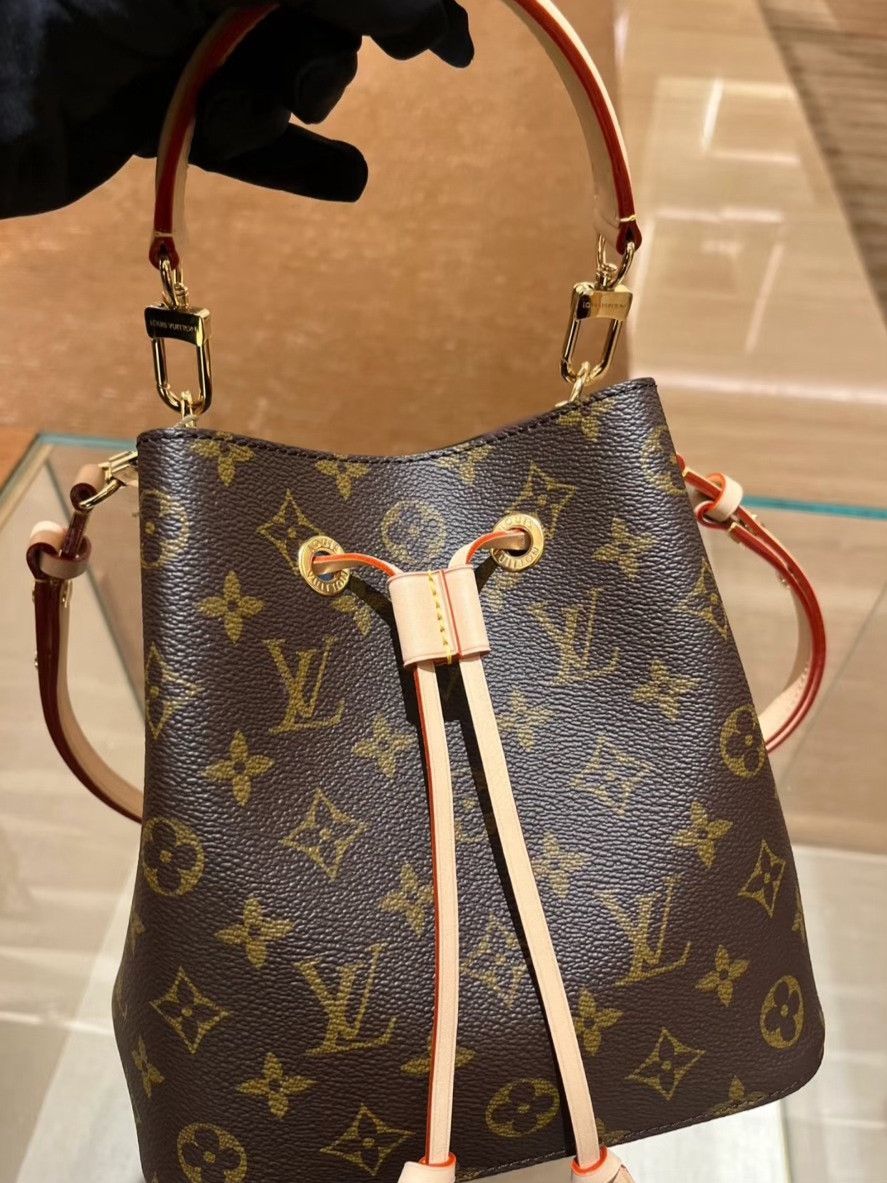 Louis Vuitton Pre-loved Bag Very good condition Size ONE SIZE - 1 Thumbnail