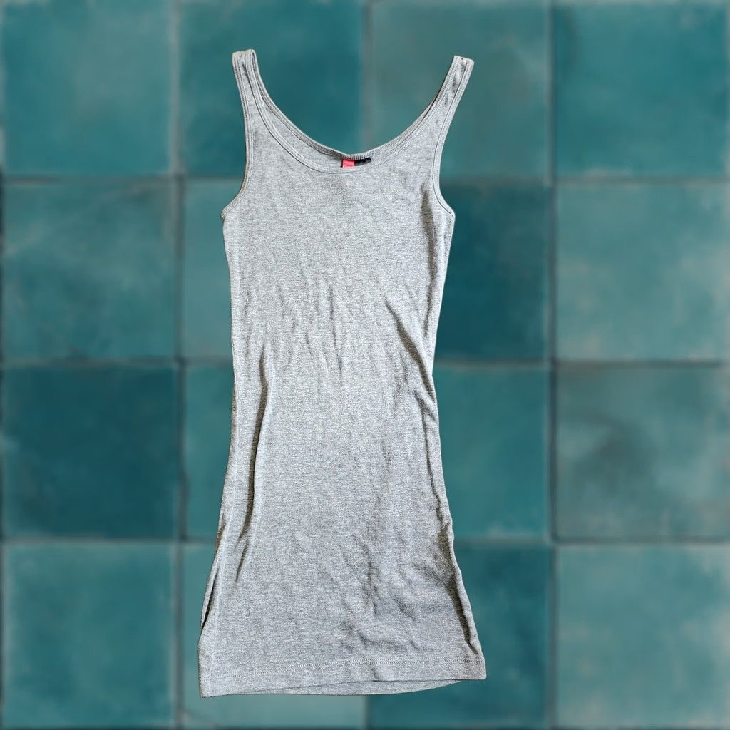H&M Divided Women's Tank Shirt - Gray - Size 4 - Cotton - Sleeveless - Round Neck - Pullover - Casual - Regular Fit - Lightweight - Machine Washable Size S / US 4 / IT 40 - 1 Thumbnail