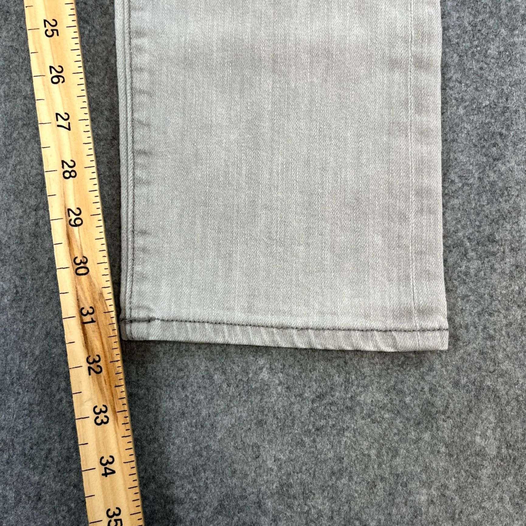 Armani Exchange Armani Exchange Jeans Slim Skinny 33 Light Grey AX logo Stretch Zip Mens Denim 5-Pocket Design Regular Waist 33 in Inside Leg 32 in"} Size US 33 - 4 Thumbnail
