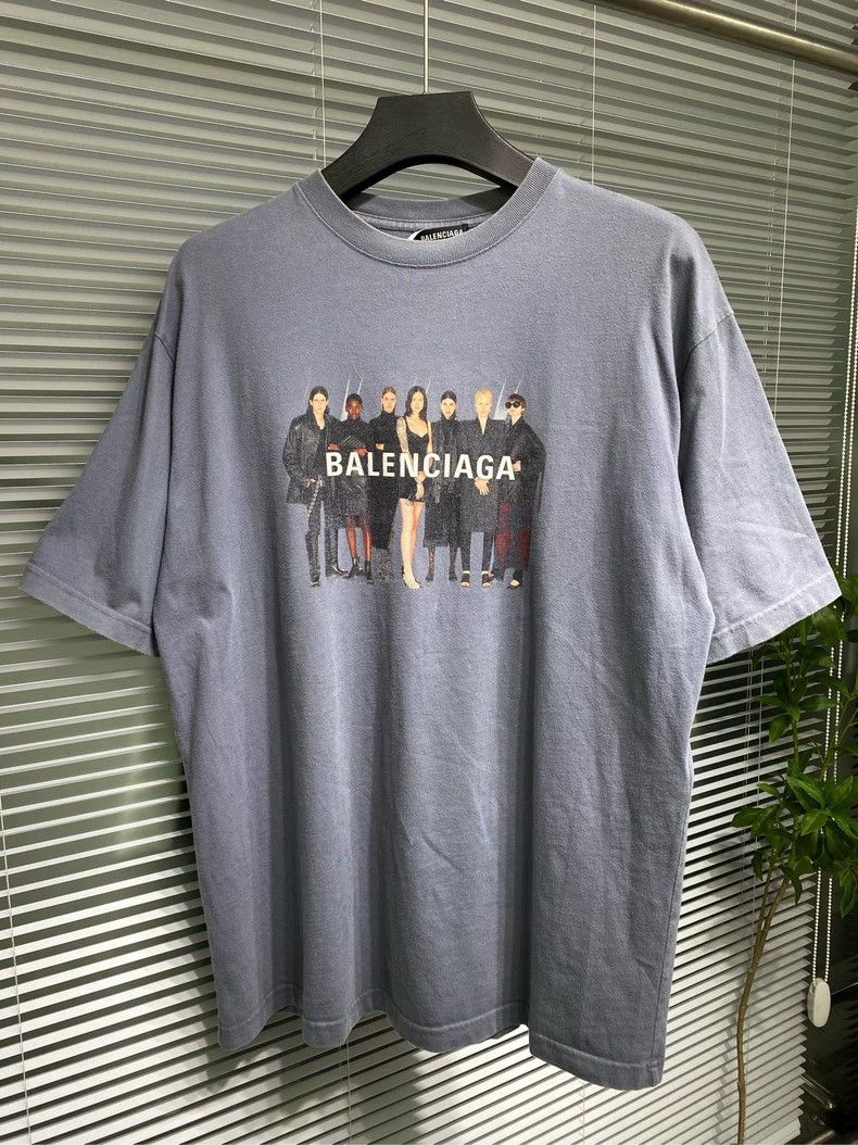 Balenciaga Balenciaga Short-sleeve T-shirt with band model portrait, Size US S / EU 44-46 / 1 - 7 Thumbnail