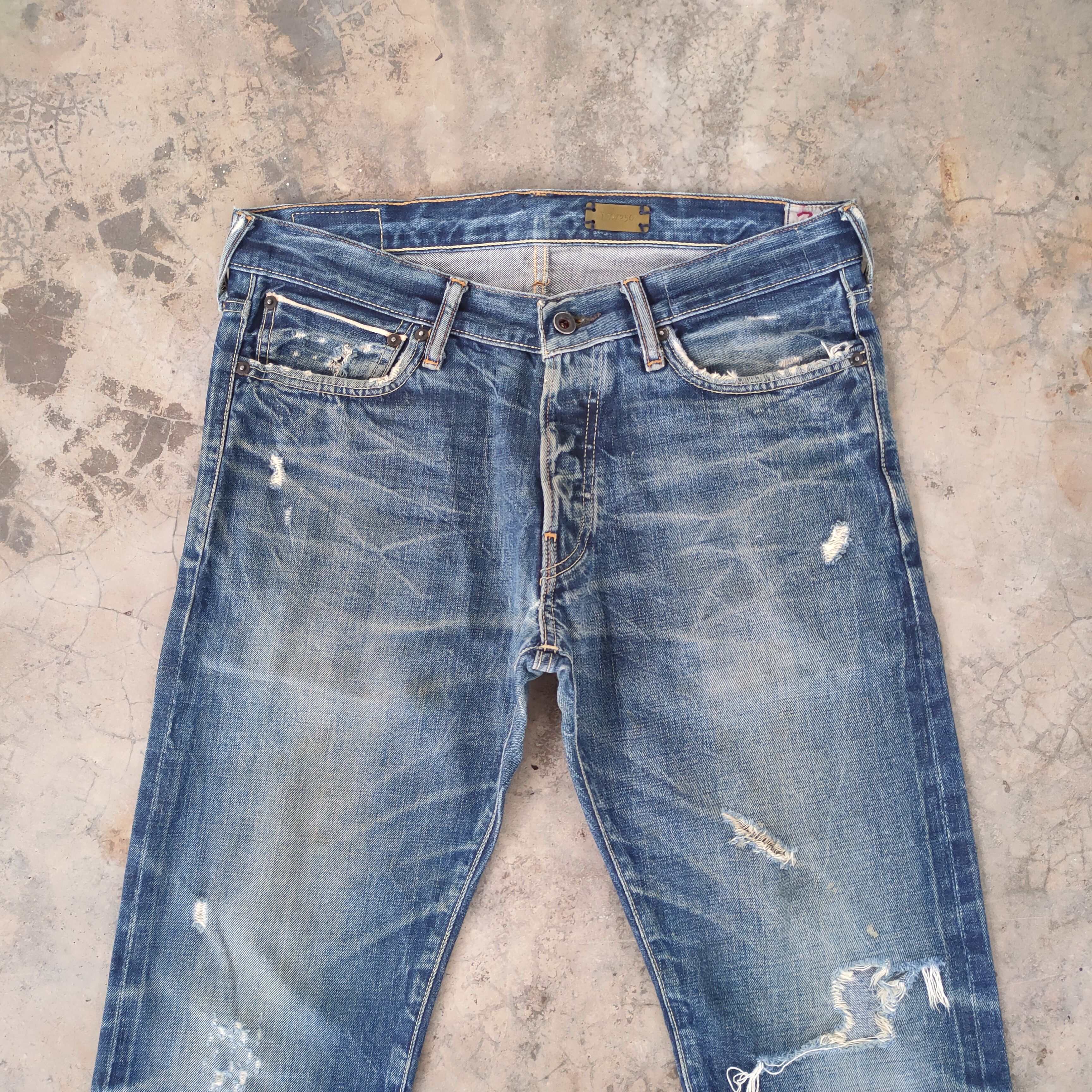 Abercrombie & Fitch VINTAGE ABERCROMBIE SELVEDGE DISTRESSED FADED JEANS PANTS Size US 33 - 4 Thumbnail