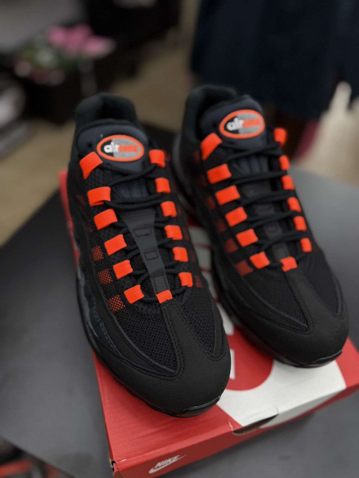 Nike Nike Air Max Black Hyper Crimson Size 10 NEW Size US 10 / EU 43 - 9 Thumbnail
