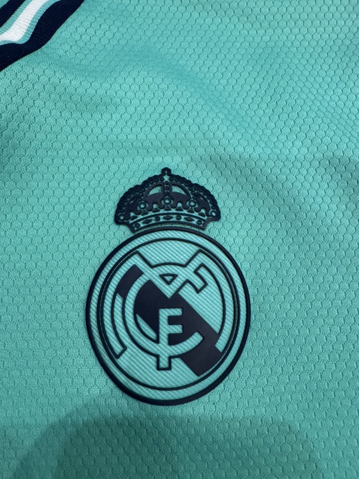 Adidas REAL MADRID 2019 2020 FOOTBALL JERSEY ADIDAS EH5128 SZ S Size US S / EU 44-46 / 1 - 9 Thumbnail