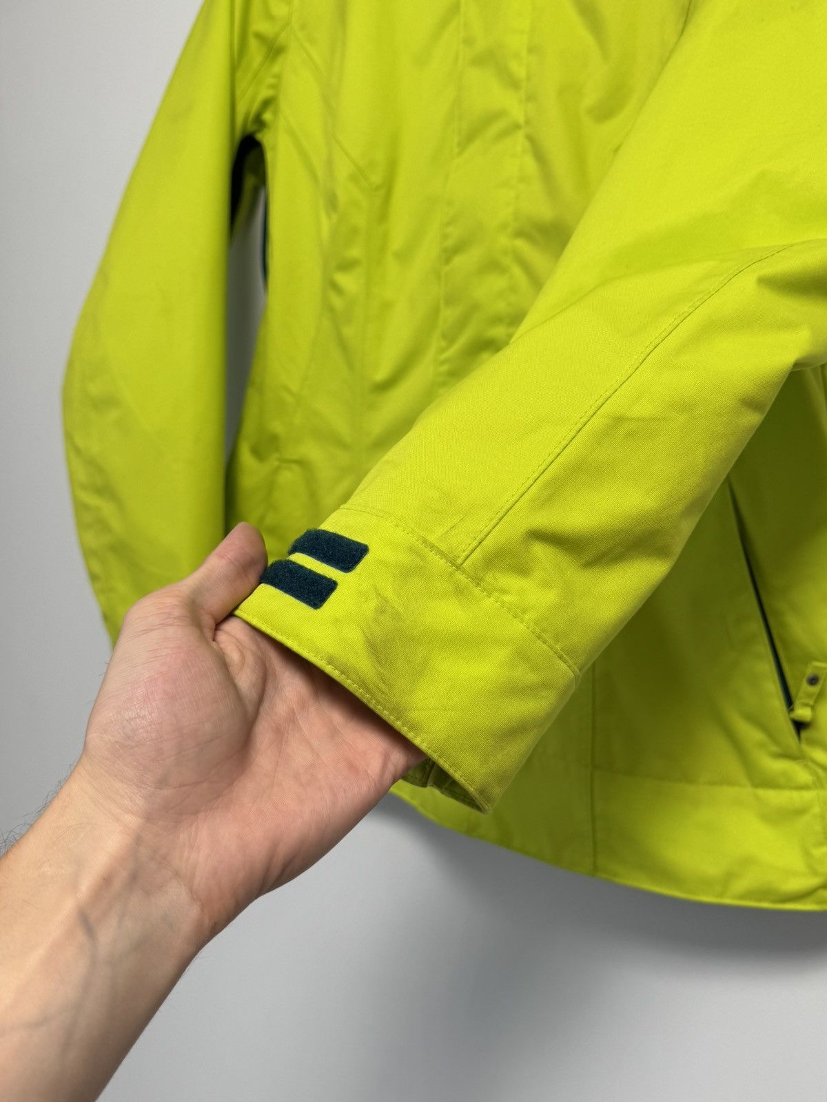 Oakley Oakley Vintage Y2K style Outdoor Jacket Women’s Size M / US 6-8 / IT 42-44 - 7 Thumbnail
