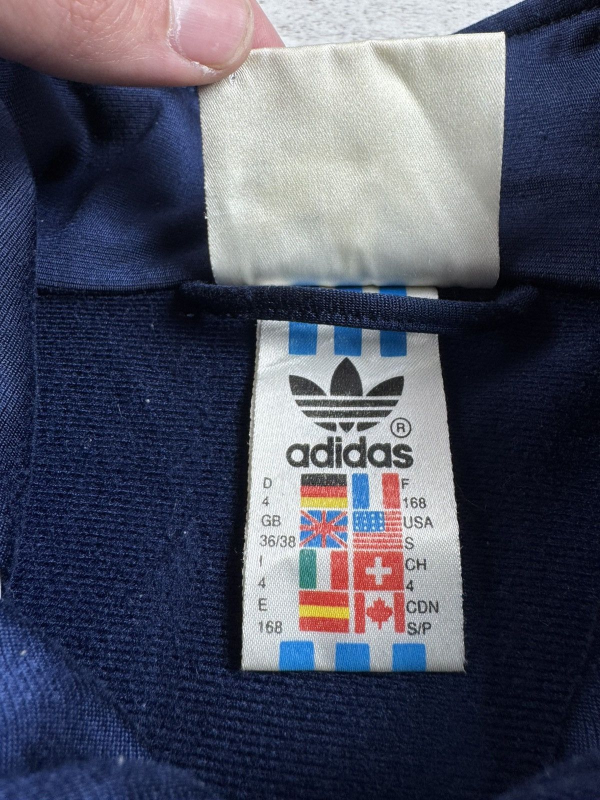 Adidas Adidas Original Y2K Hype Logo Track Activewear Light Jacket Size US S / EU 44-46 / 1 - 12 Thumbnail