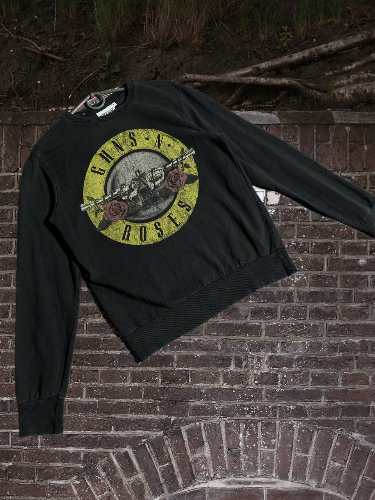 Guns N' Roses × Vintage Guns N Roses 2012 vintage sweatshirt size M boxy fit Size US M / EU 48-50 / 2 - 1 Thumbnail