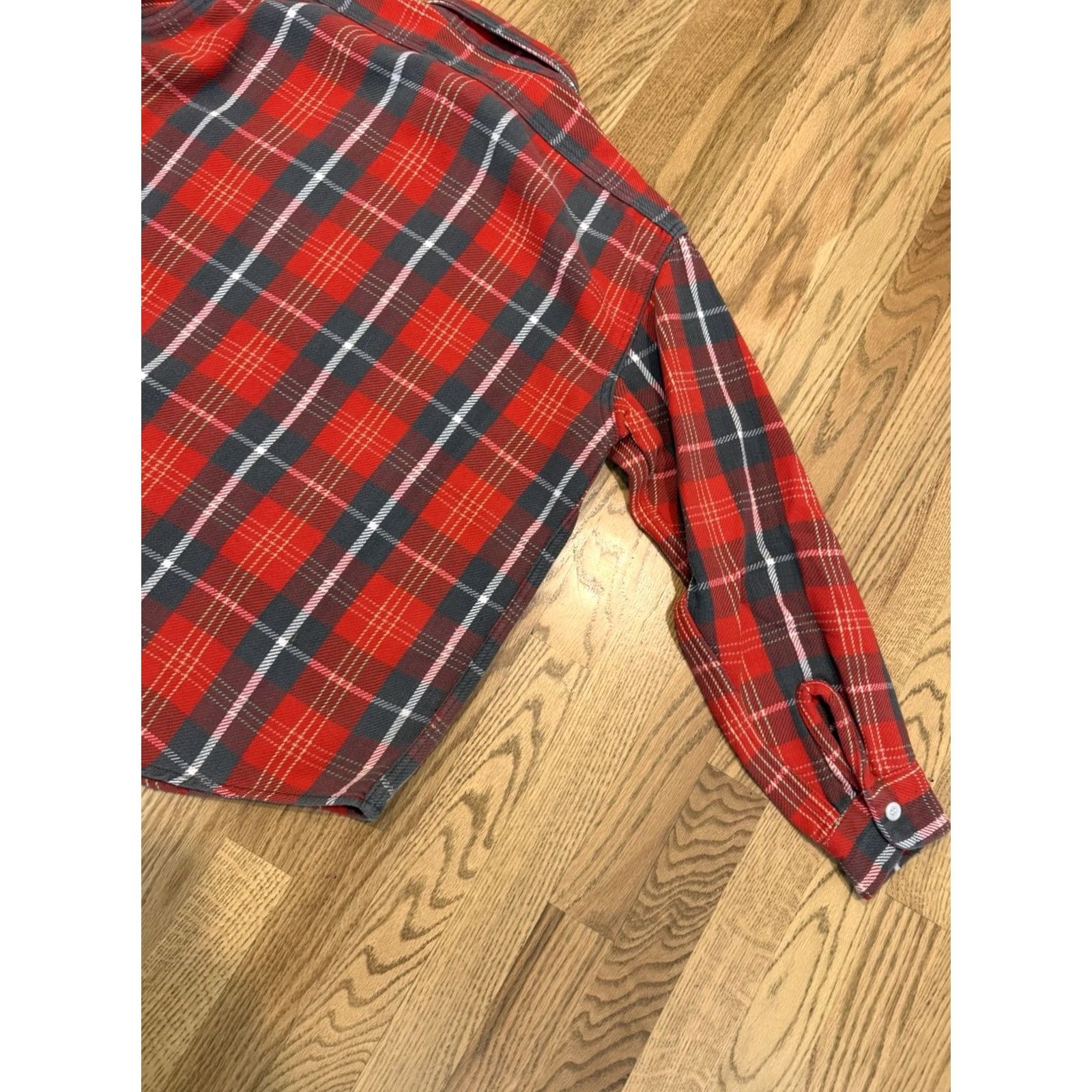 Vintage VINTAGE Winter King Cotton Flannel Shirt Plaid Long Sleeve Mens S Red Button-Up 60s 50s Retro Size US S / EU 44-46 / 1 - 5 Thumbnail