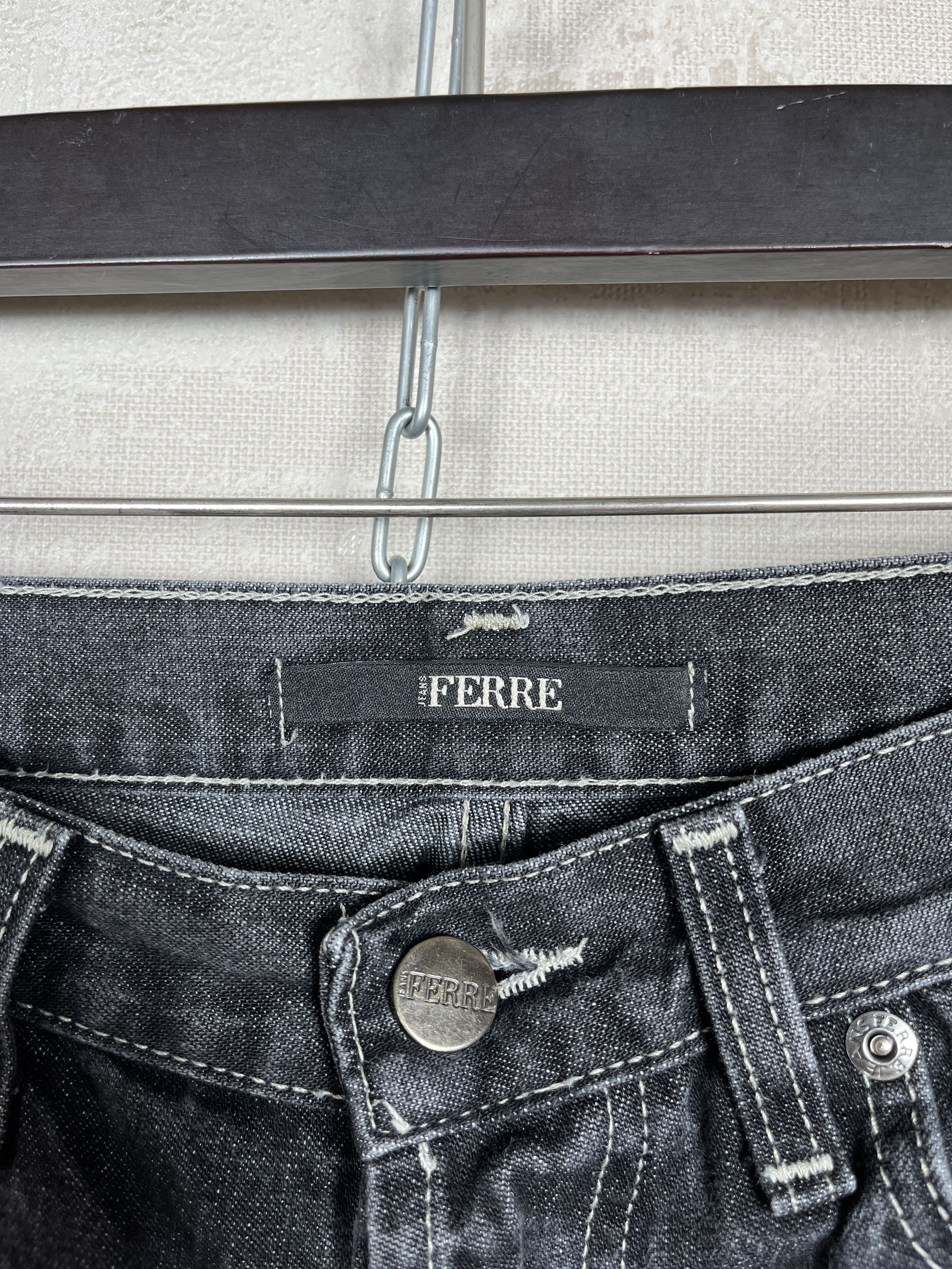Gianfranco Ferre Gianfranco Ferre Vintage Denim Jeans fits to US 31-32 Size US 32 / EU 48 - 18 Thumbnail