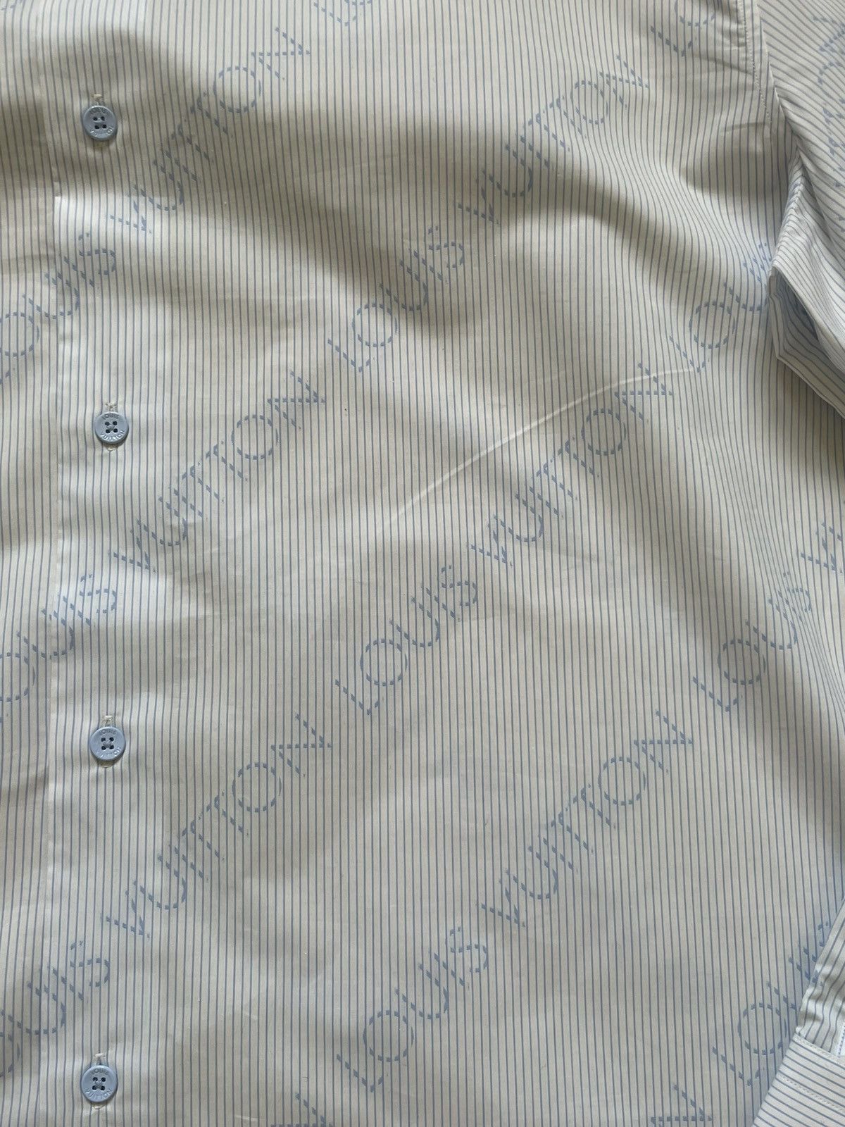 Louis Vuitton LOUIS VUITTON MONOGRAM LV LOGO SHIRT Size US L / EU 52-54 / 3 - 2 Thumbnail